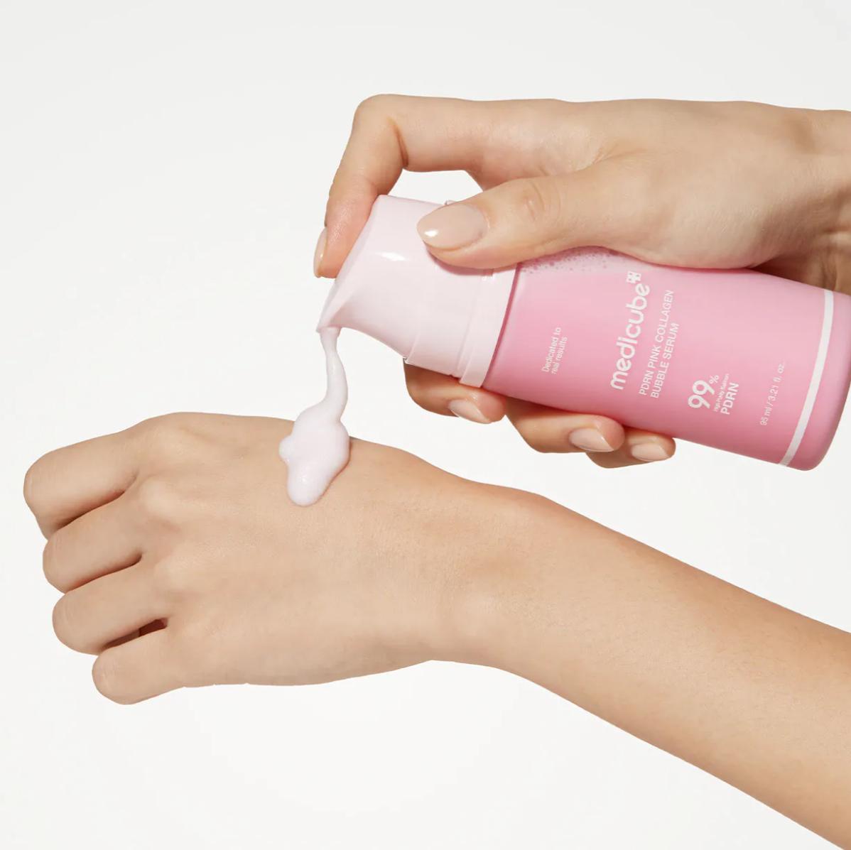 Medicube PDRN粉紅膠原泡沫精華