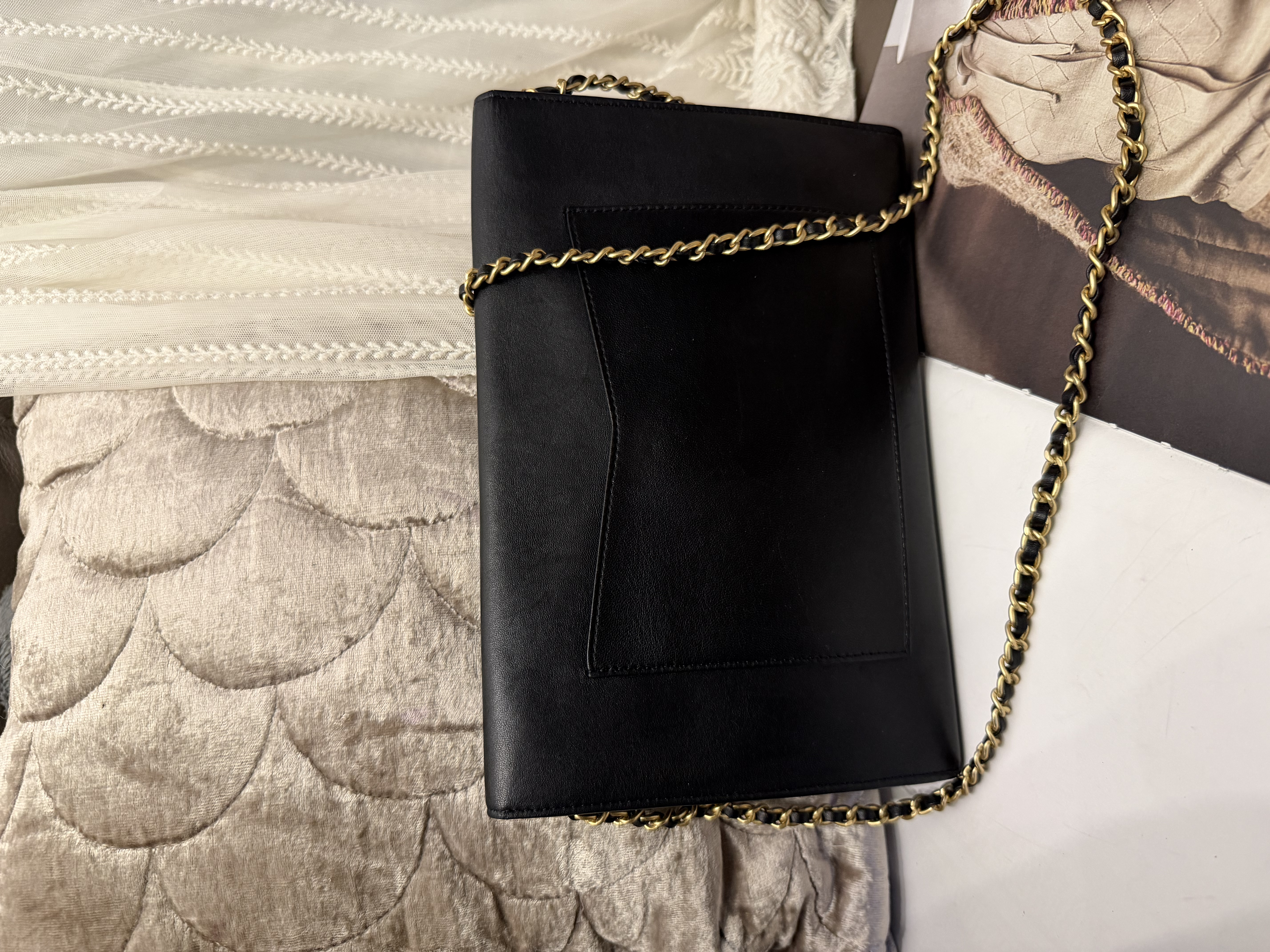 chanel cc black ENVELOPE flap clutch black lamb GHW