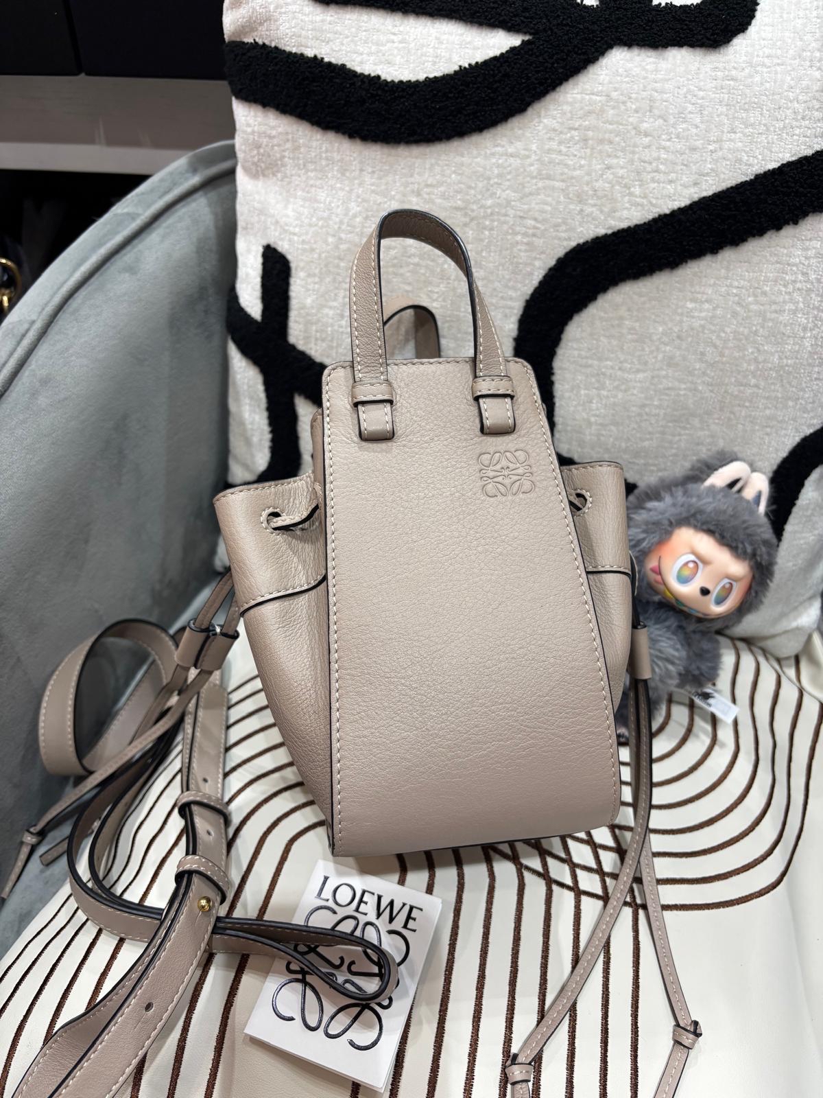 Loewe Mini Hammock Sand Crossbody Bag 100%Authentic, 98%New ✅Dust bag