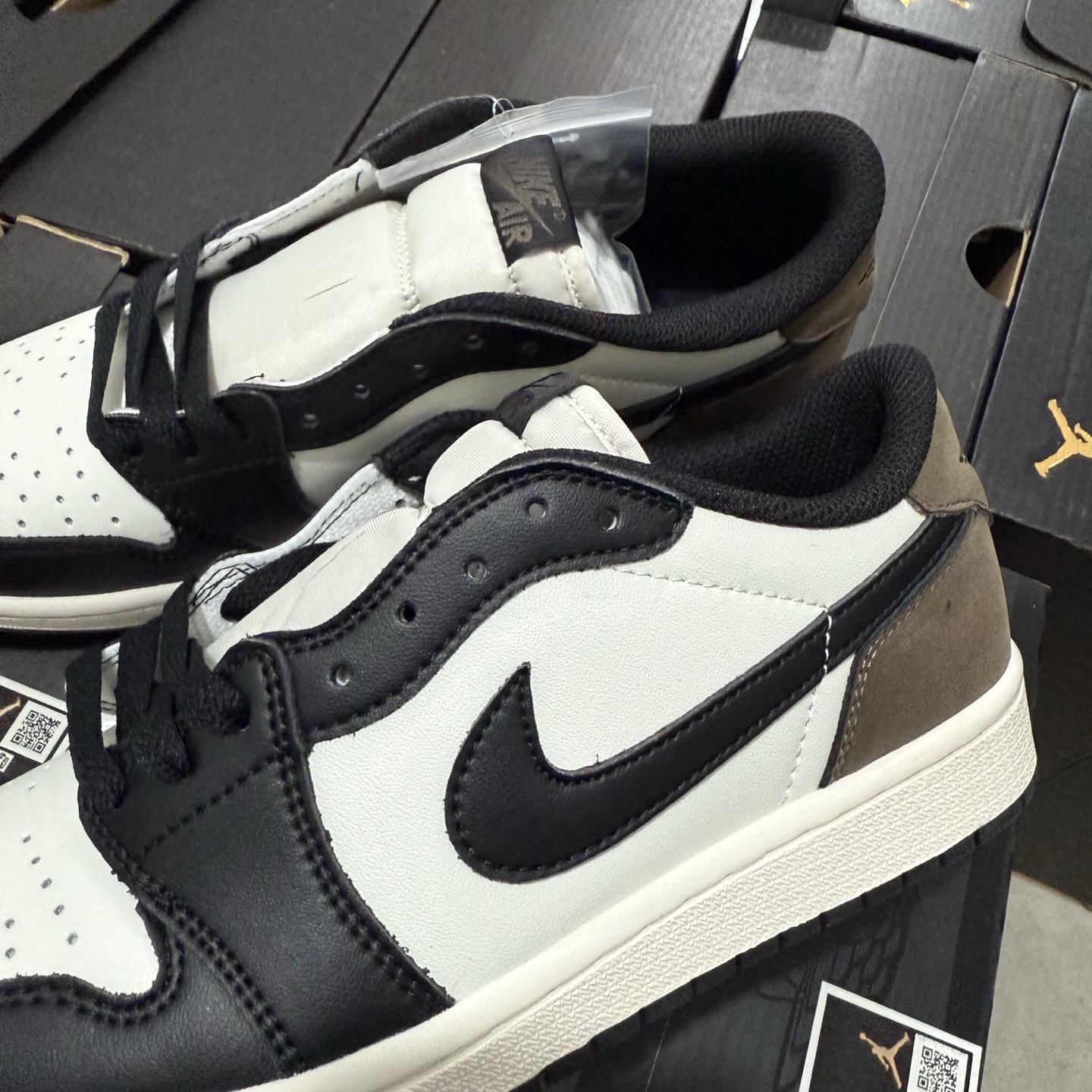 Nike Air Jordan 1 Low "Mocha" CZ0790-102