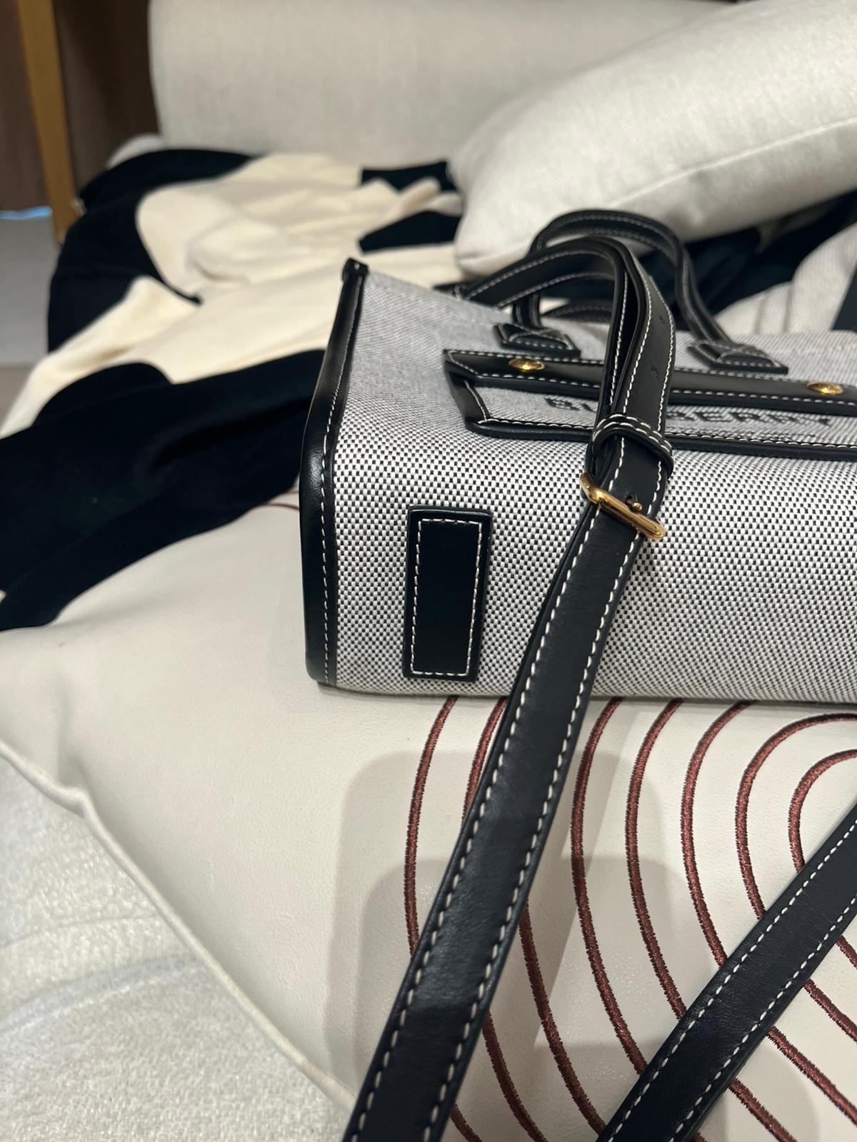 Burberry Freya 2way bag  100%Authentic, 98%new ✅dust bag 