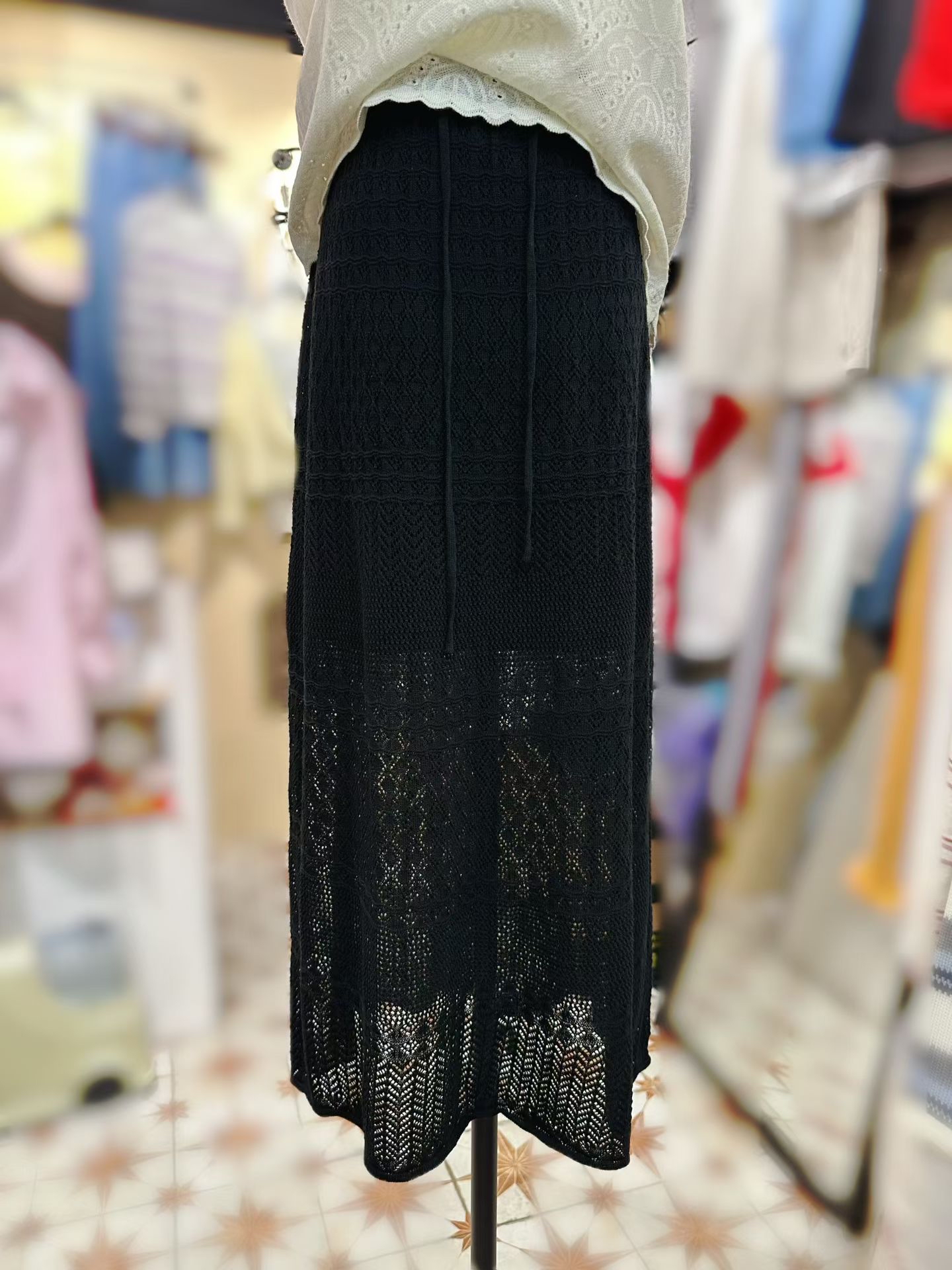 黑色網網通花半截裙