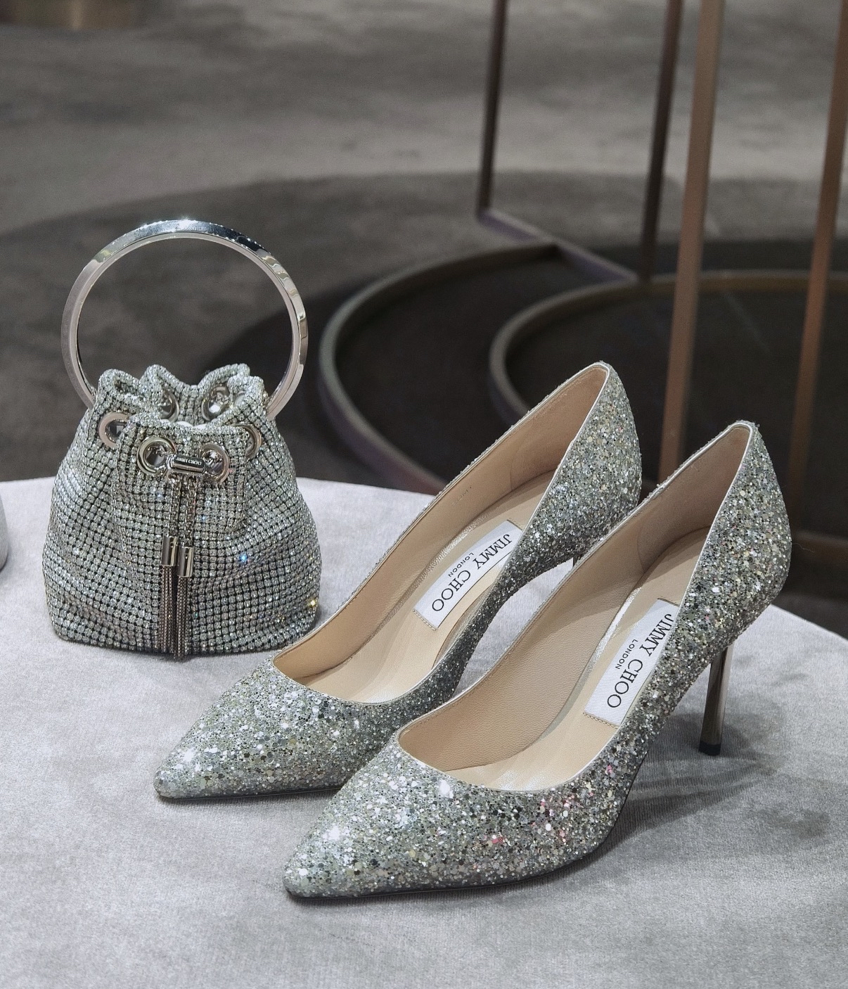 限時優惠✨最美婚鞋👰🏻‍♀️陽光下真的巨閃Bling bling   訂貨🍒JIMMYCHOO ROMY 85 Size 36-39/40  Color : Champagne