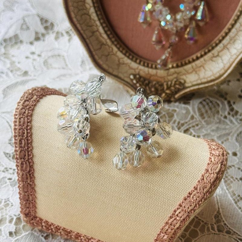 Vintage 1960s Crystal Cha-Cha Dangle Clip Earrings (MT2202)