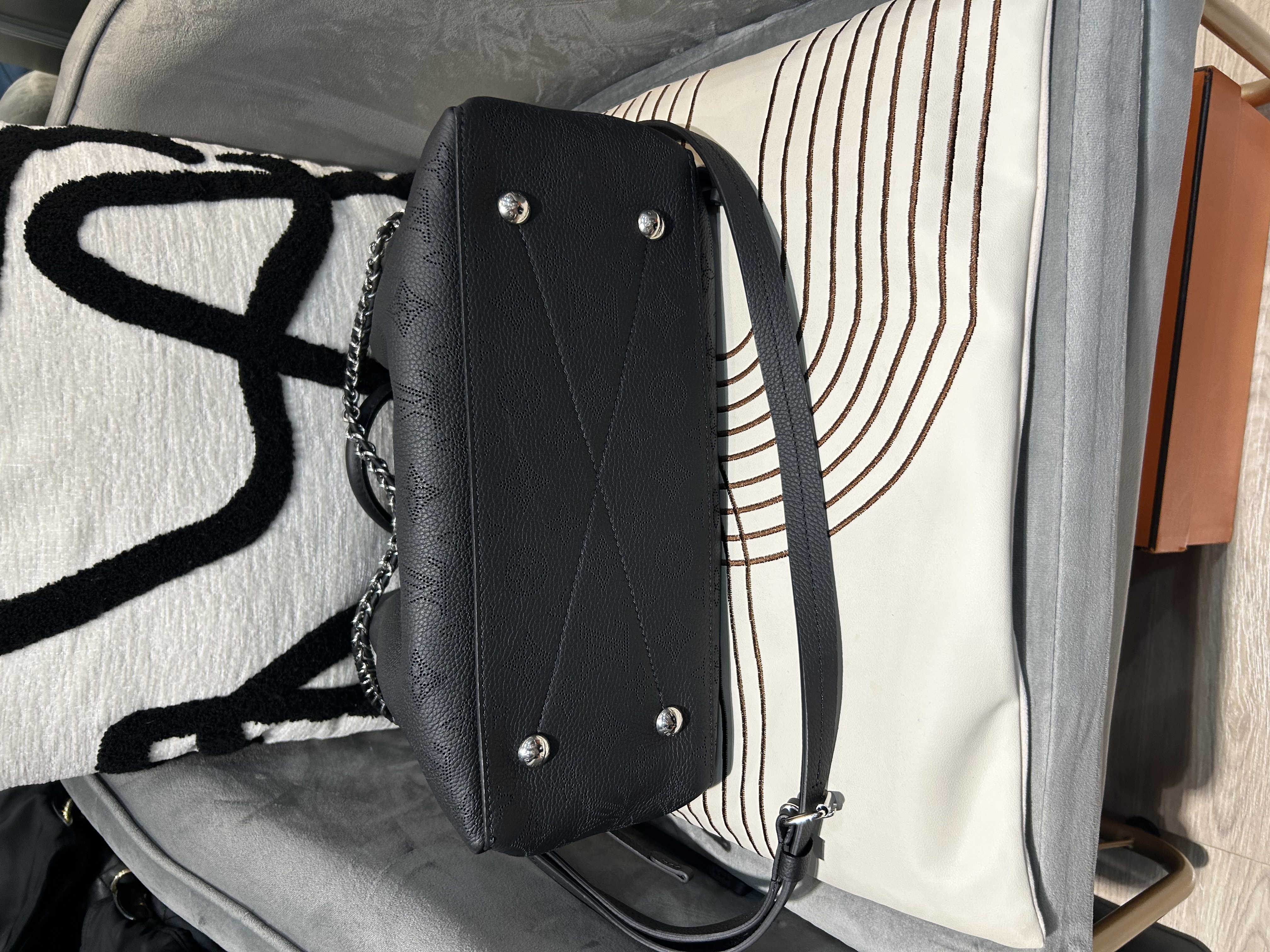 Louis Vuitton LV bella Tote bag Calfskin 2way bag Black 100%Authentic, 99%New ✅Dust bag