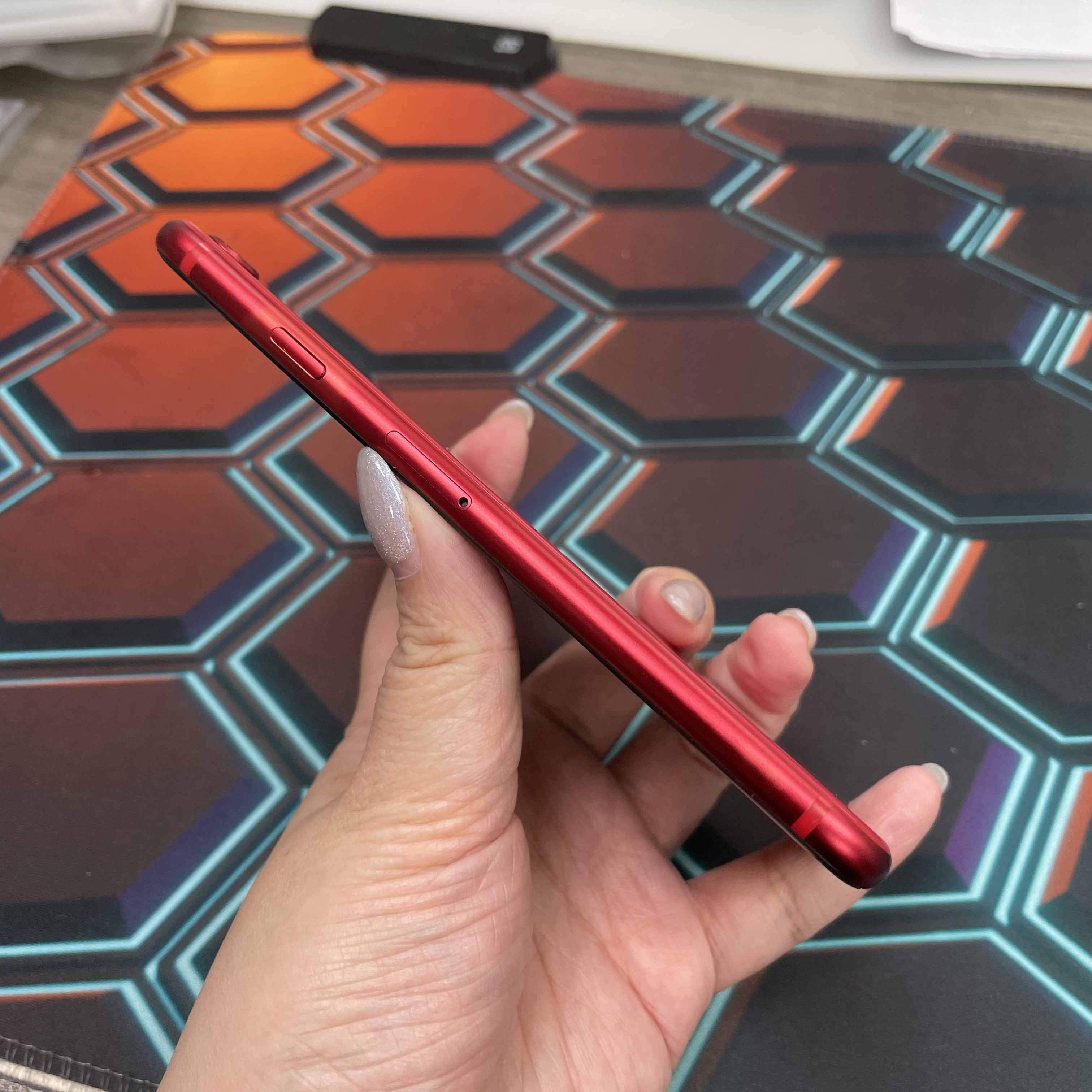 *7043 SE 2 完美機 128GB 電77 紅色 red