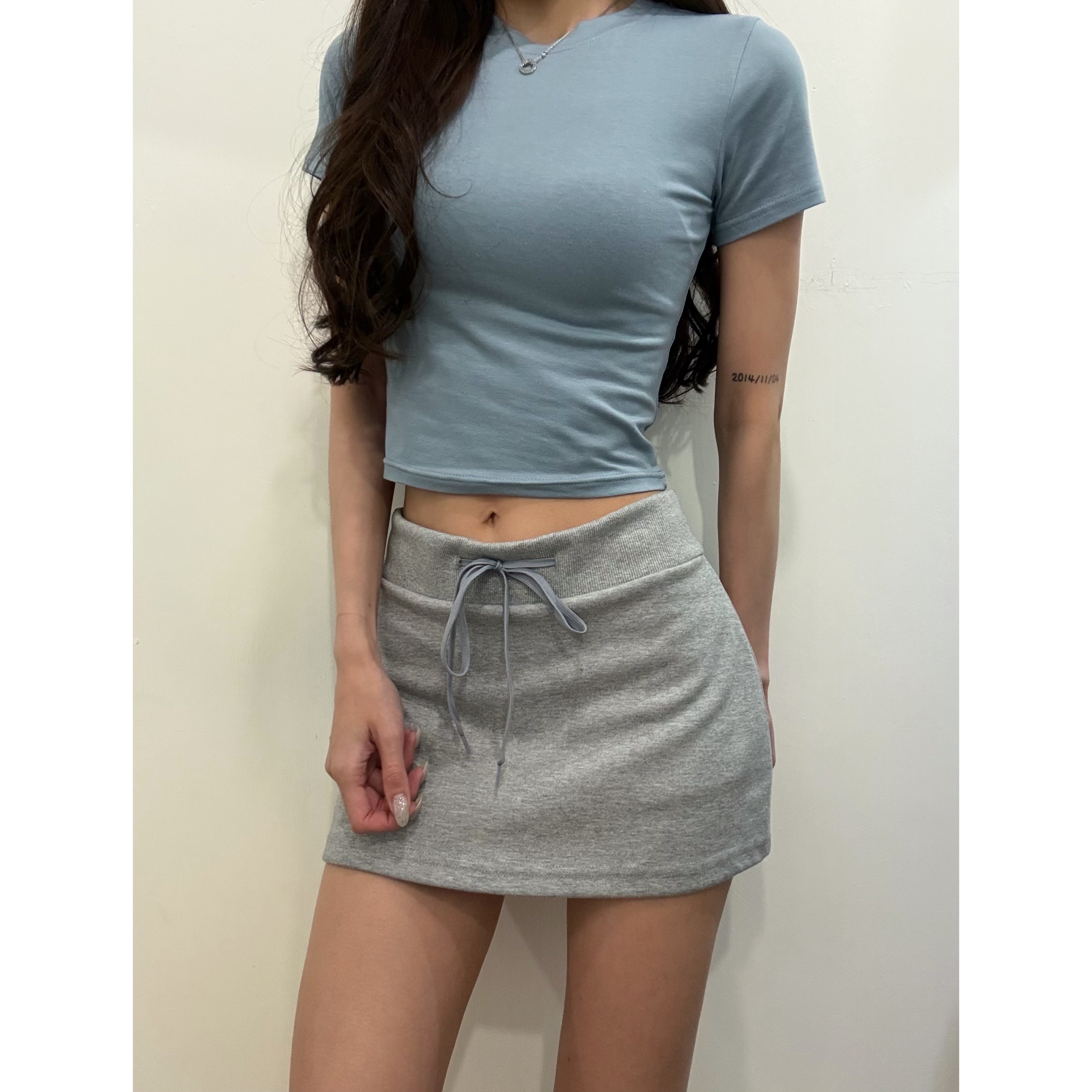 新品價4月10截單🤍《HIGH SCOOP NECK CROP》 2604B