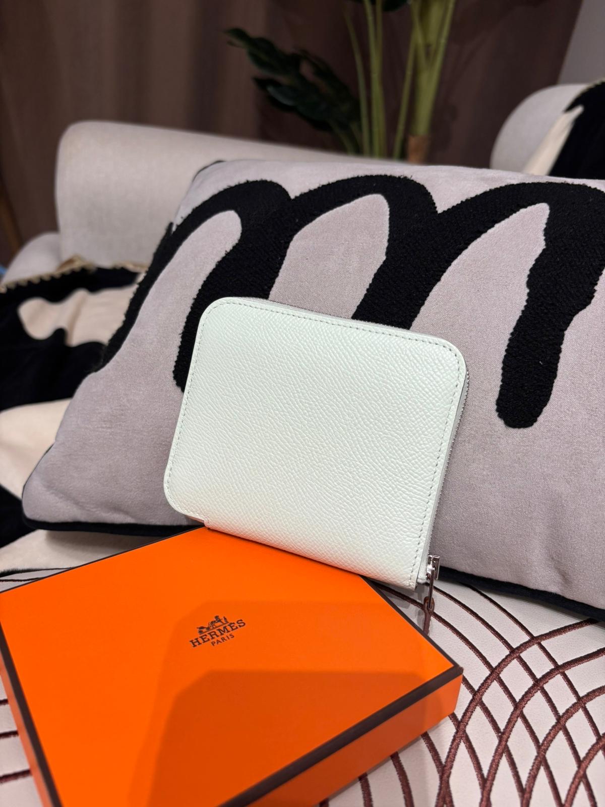 Hermes Silk in compact STAMP U 氣泡綠色 100%Authentic, 98%new ✅box 