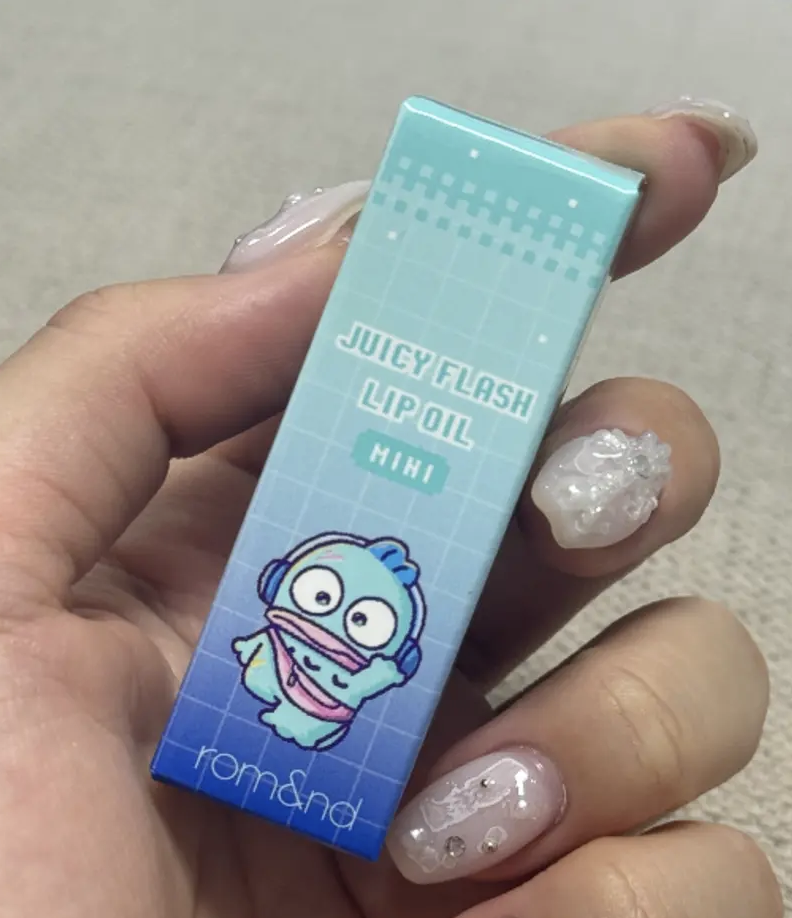 韓國 Romand X Sanrio 乘聯 迷你果汁透亮 豐盈 唇油 ｜rom&nd Juicy Flash Lip Oil Mini 