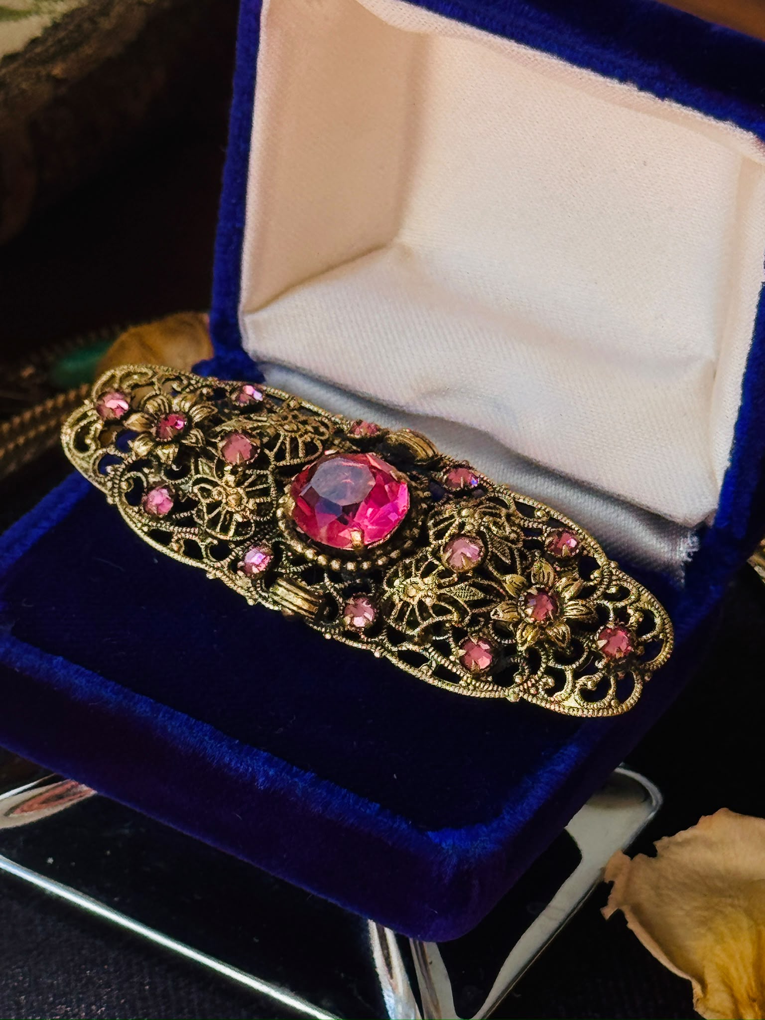 Rare! Antique Early 20th Century Pink Glass Filigree Style Brooch (NZ024)