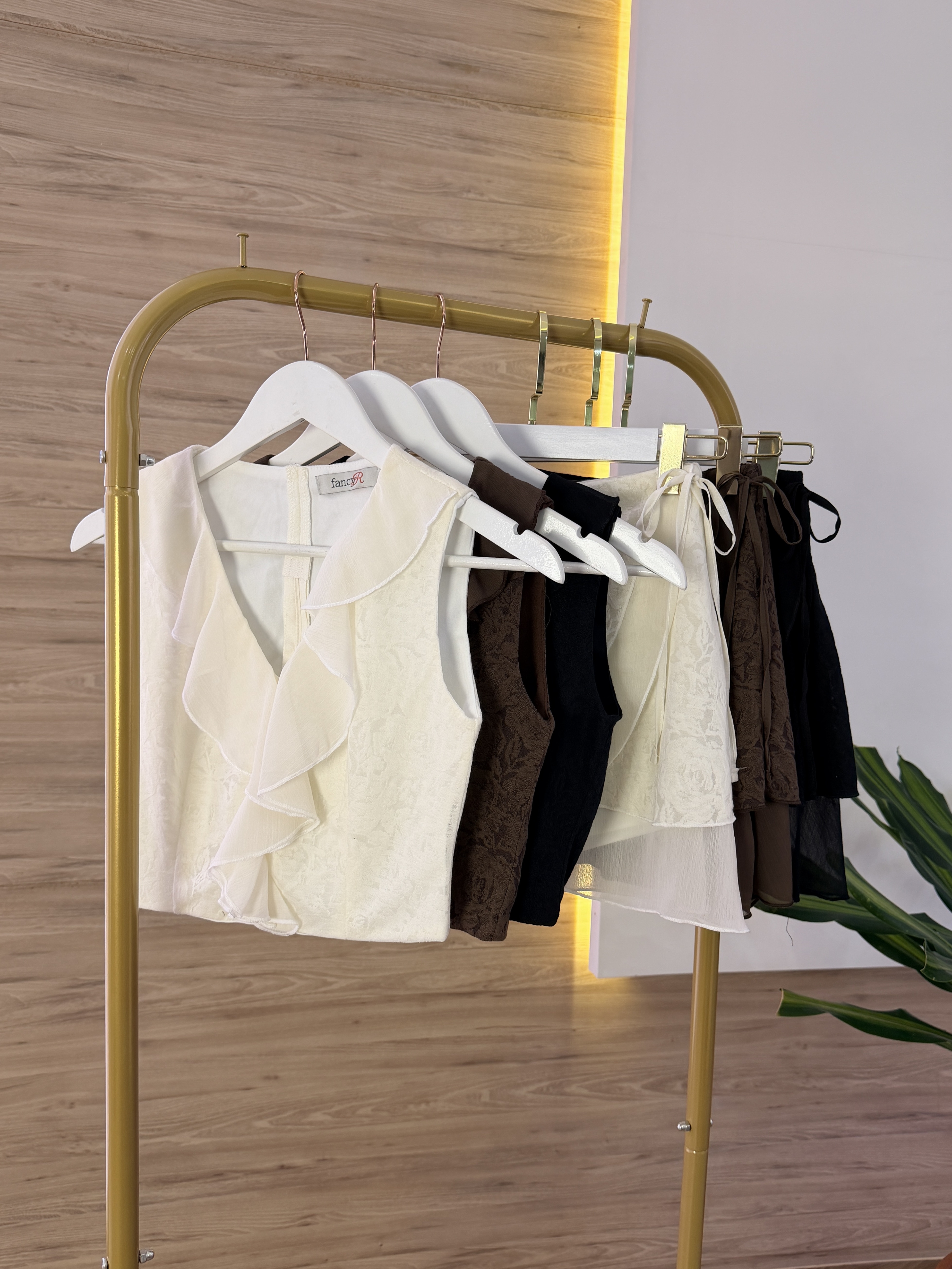 Elara Set Wear