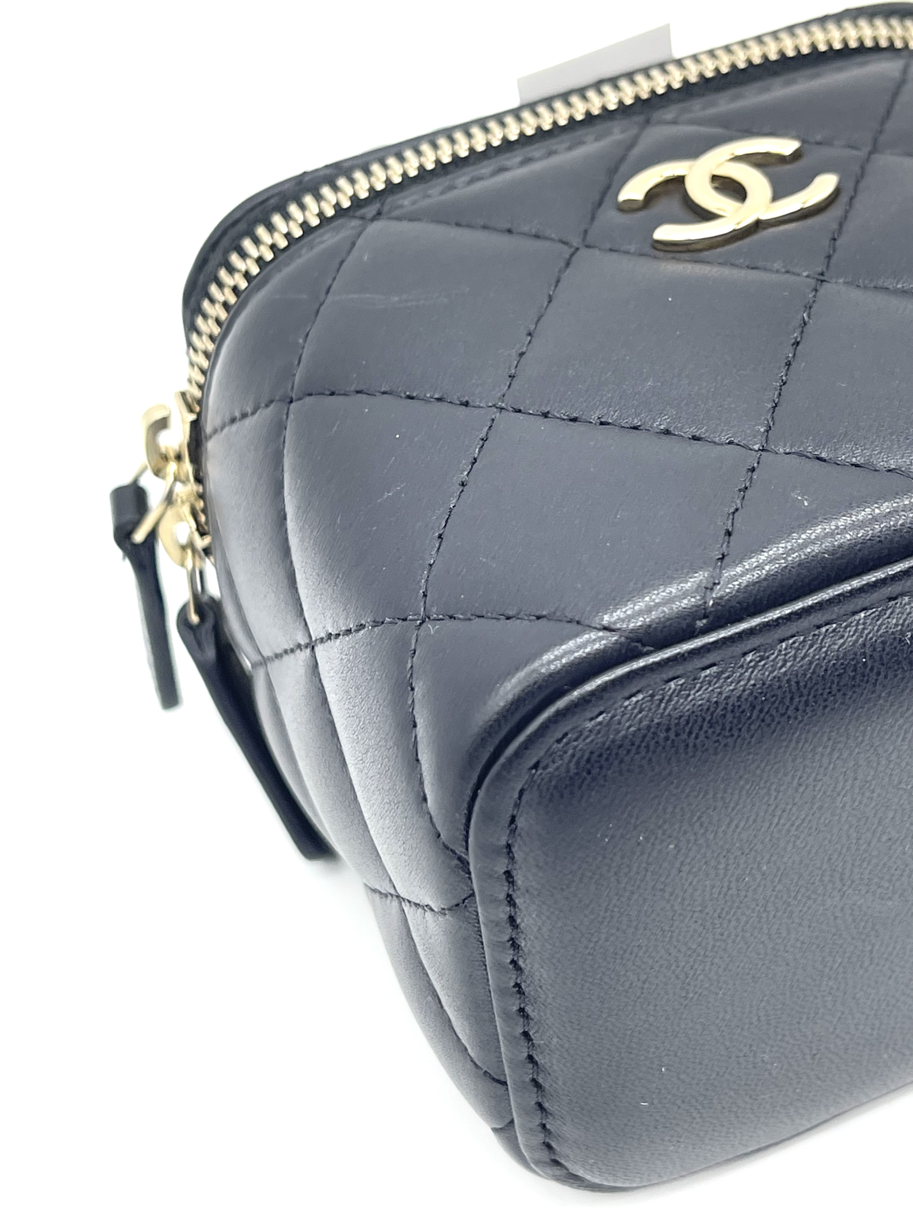 Pre-owned Chanel Classic Top Handle Vanity Case With Chain / Product Code: 26040102