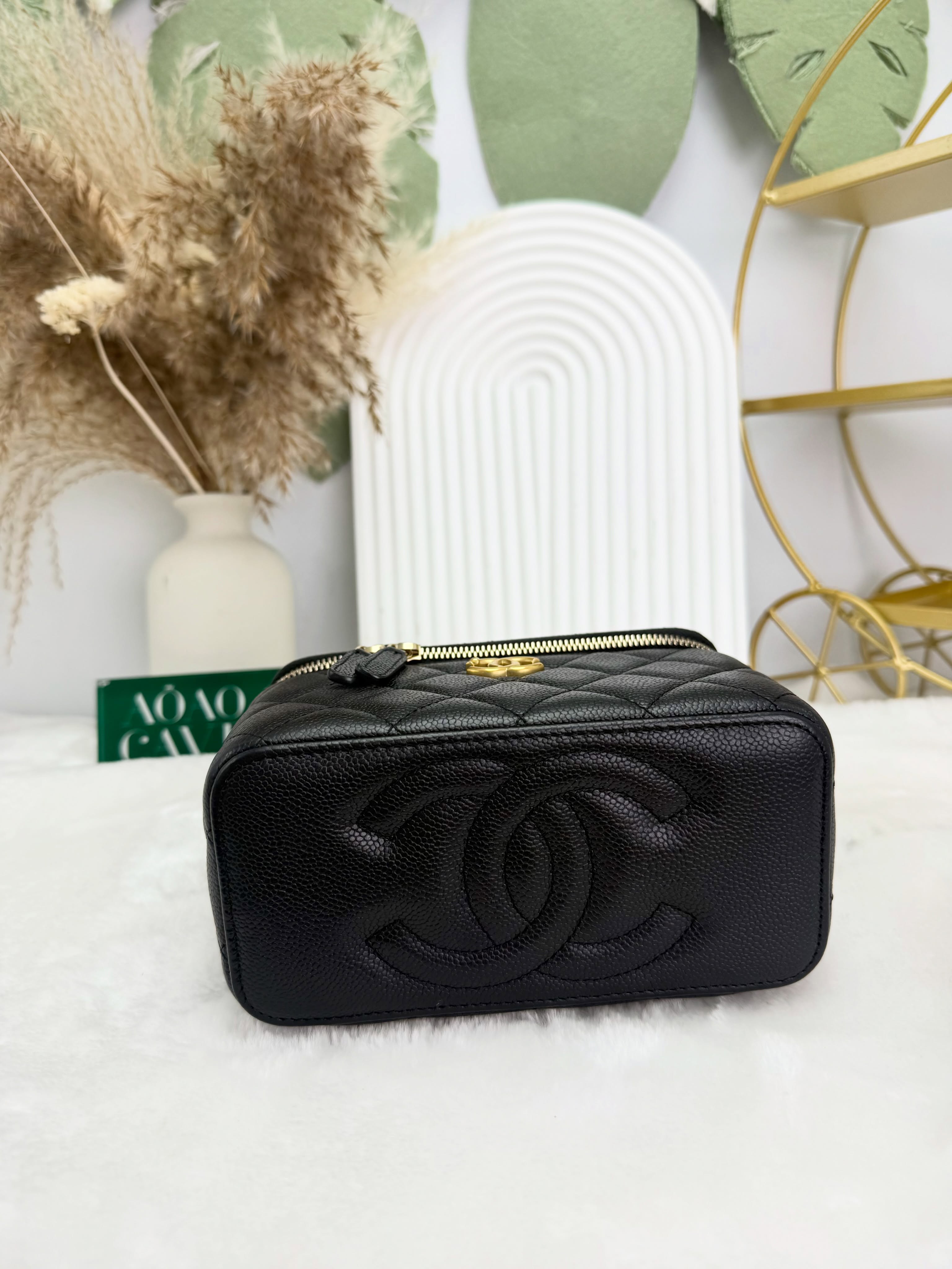 Chanel👜 PRE OWNED 🛍️ 23P愛心金球 黑色荔枝皮長盒子🖤全套✨