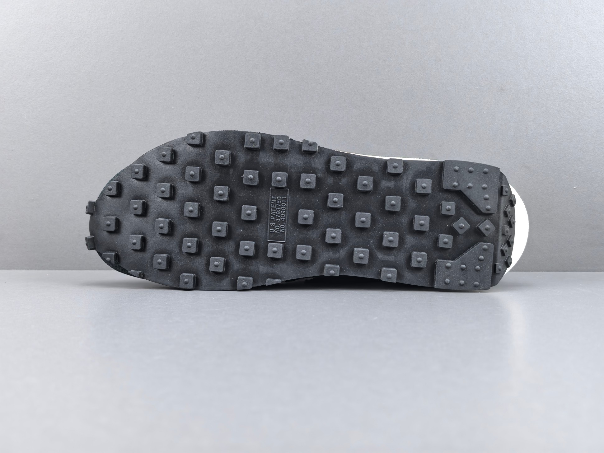 Nike LDWaffle x Sacai "Black Anthracite" BV0073-001