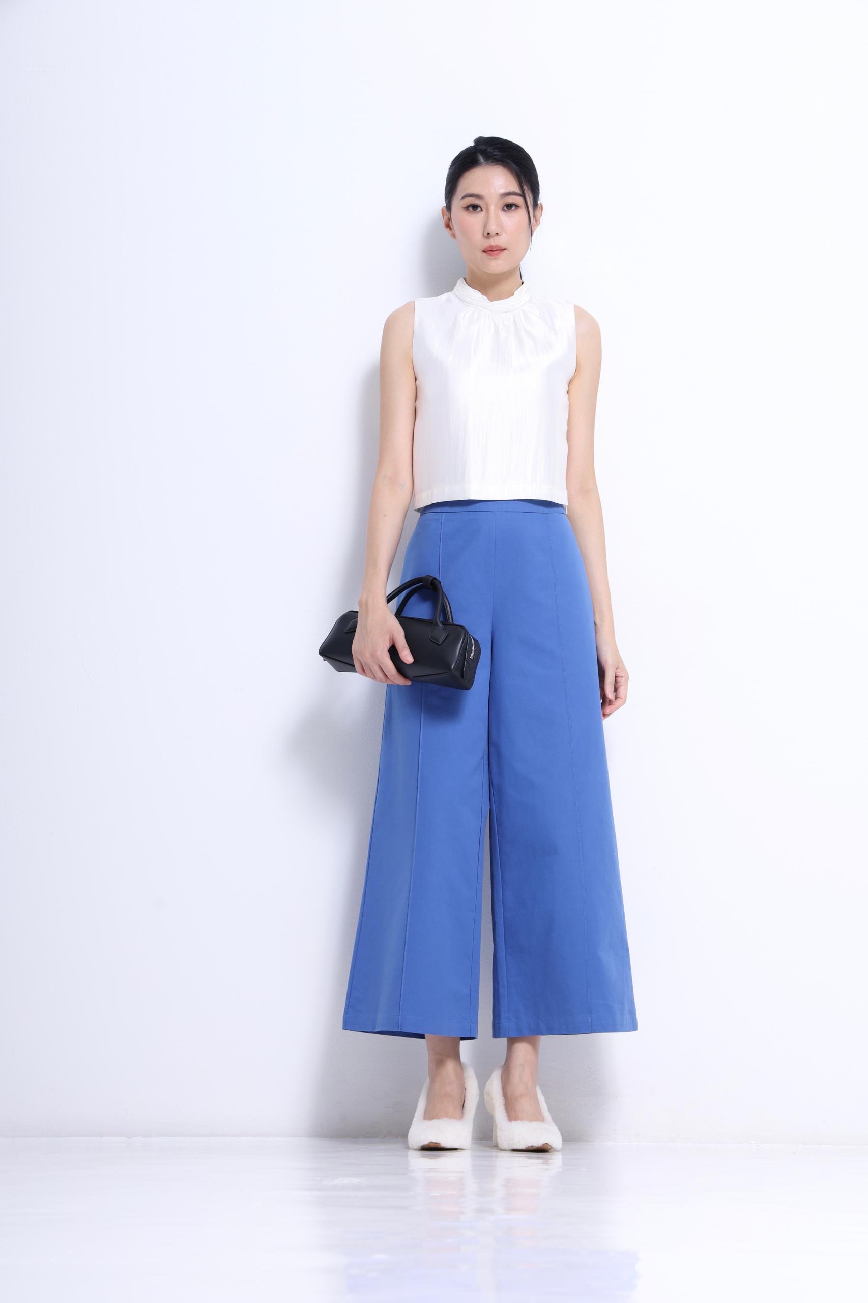 CB2746 Twist Neck Satin Sleeveless Top