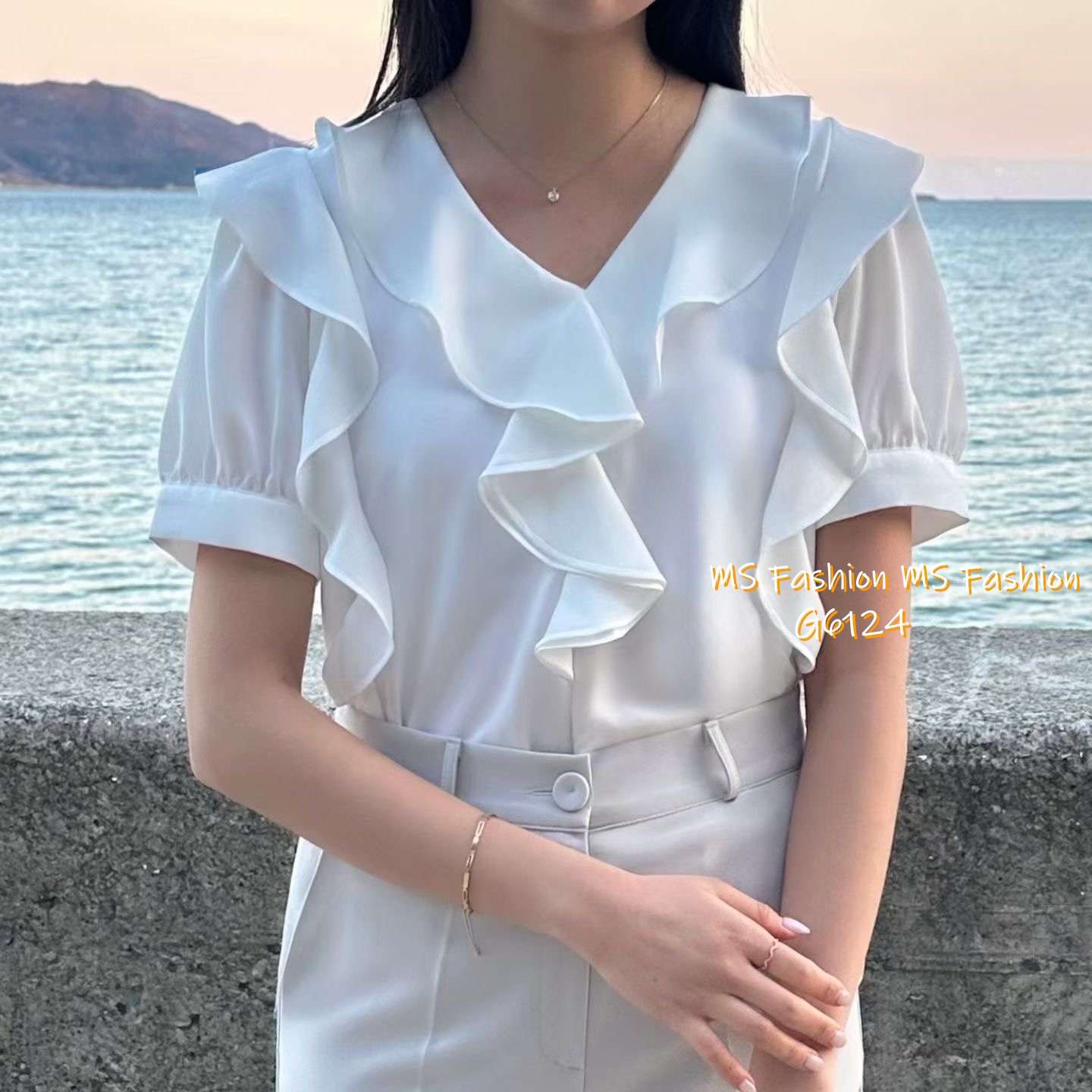 G6124 韓國🇰🇷V領ruffle top