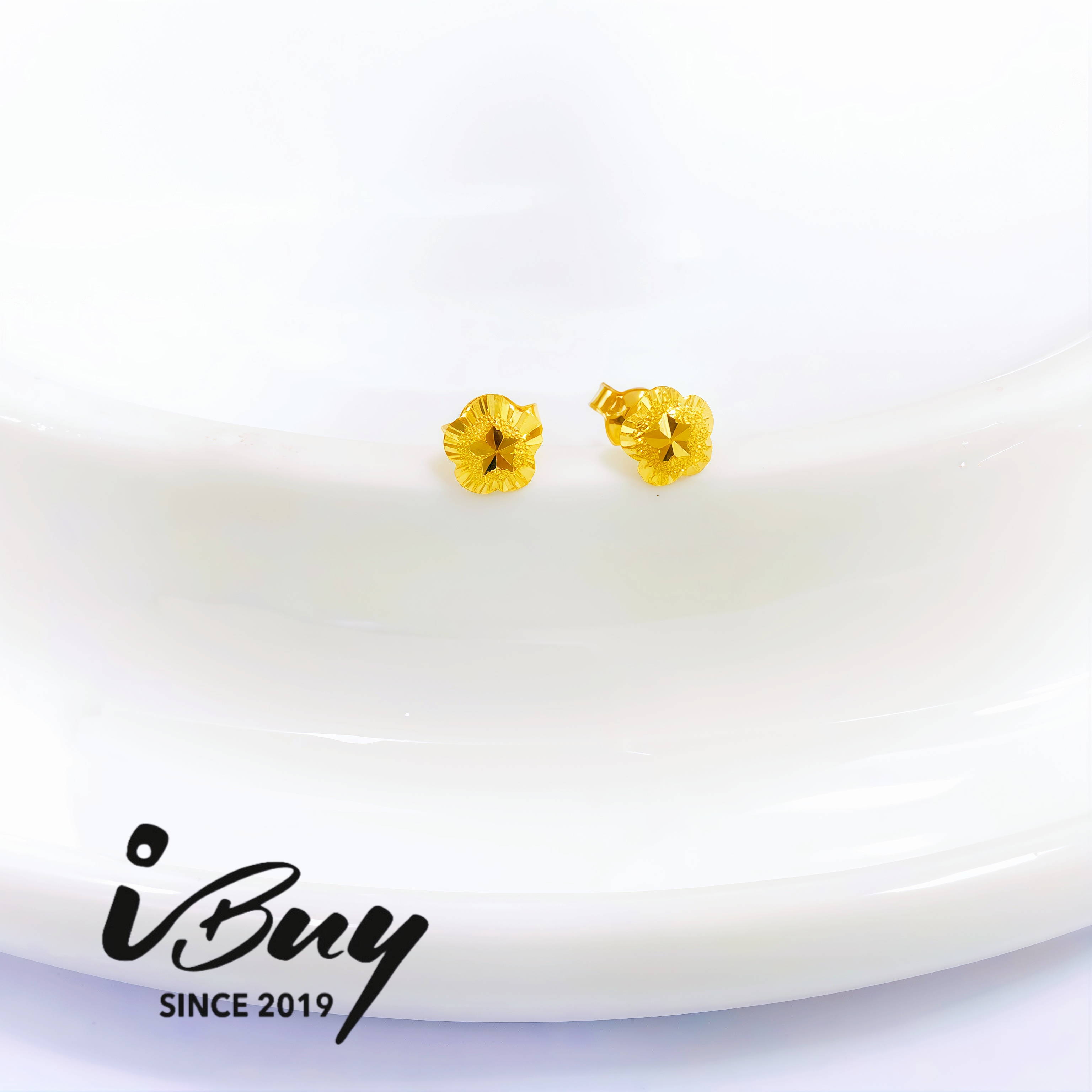 916 GOLD STAR CUT FLOWER EARSTUD 916 金 车花星星花形耳针
