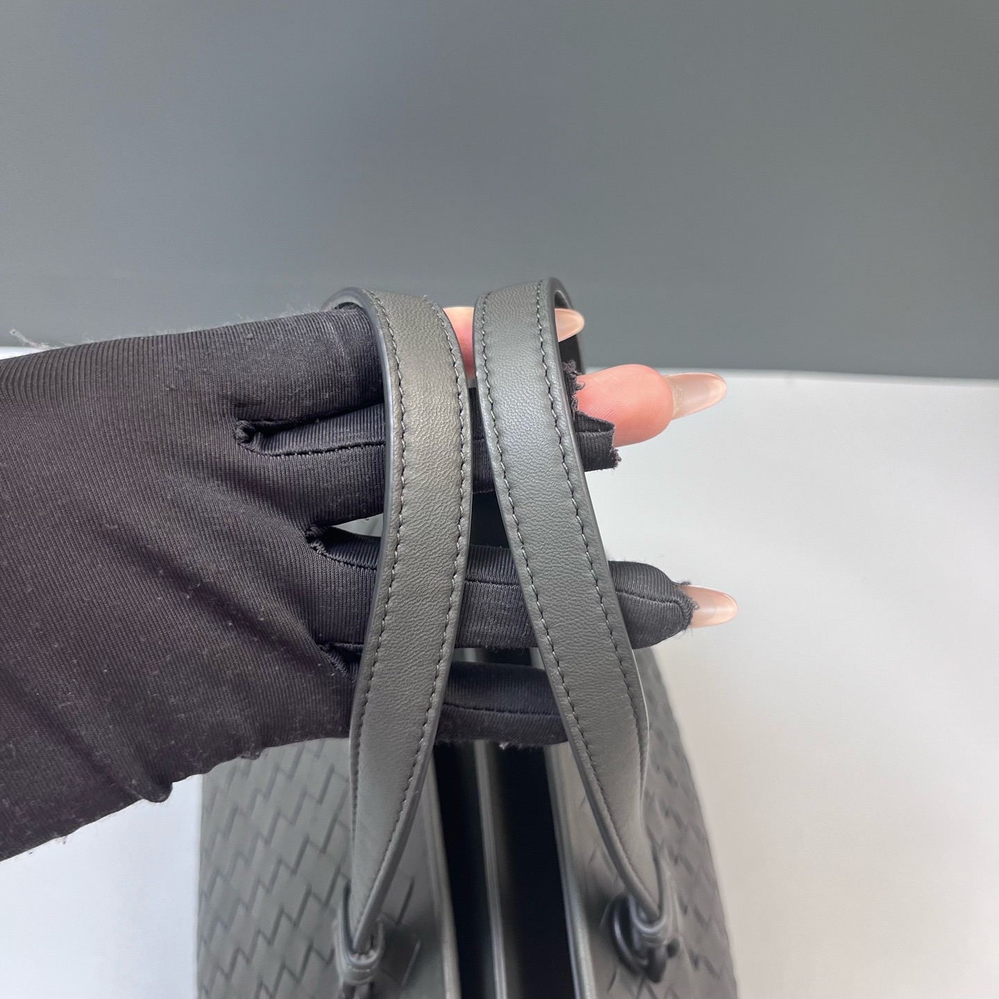 【預訂貨品】BV 灰色編織tote bag