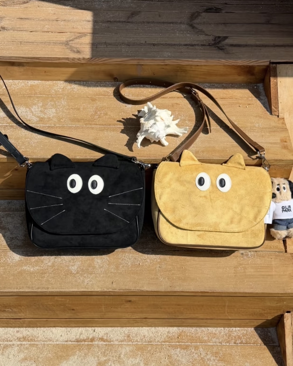 軟糯黑貓與橘貓絨感斜孭袋