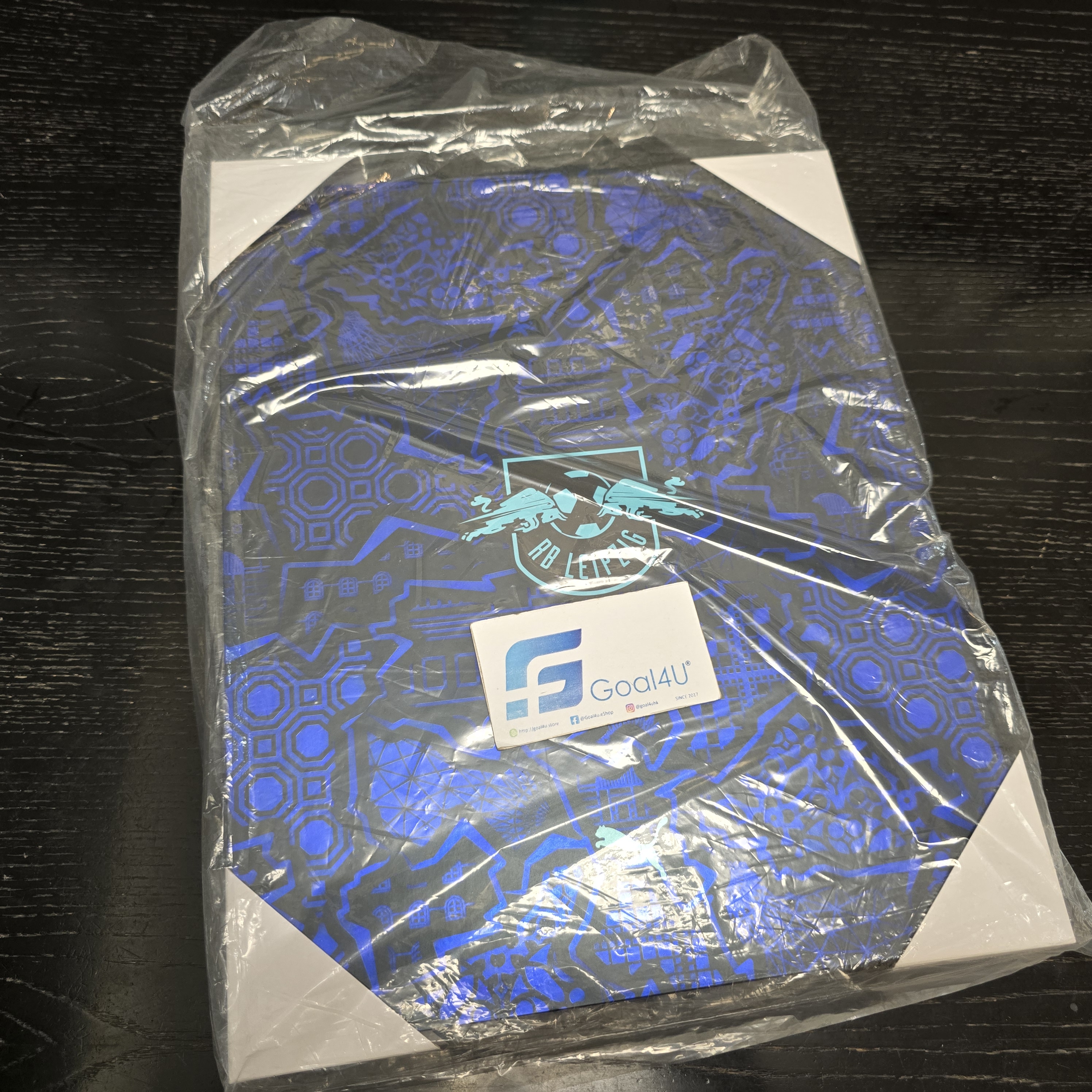 ✨ 螢光登場 Nike Leipzig 萊比錫 2025-26 特別版球衣 784029_01