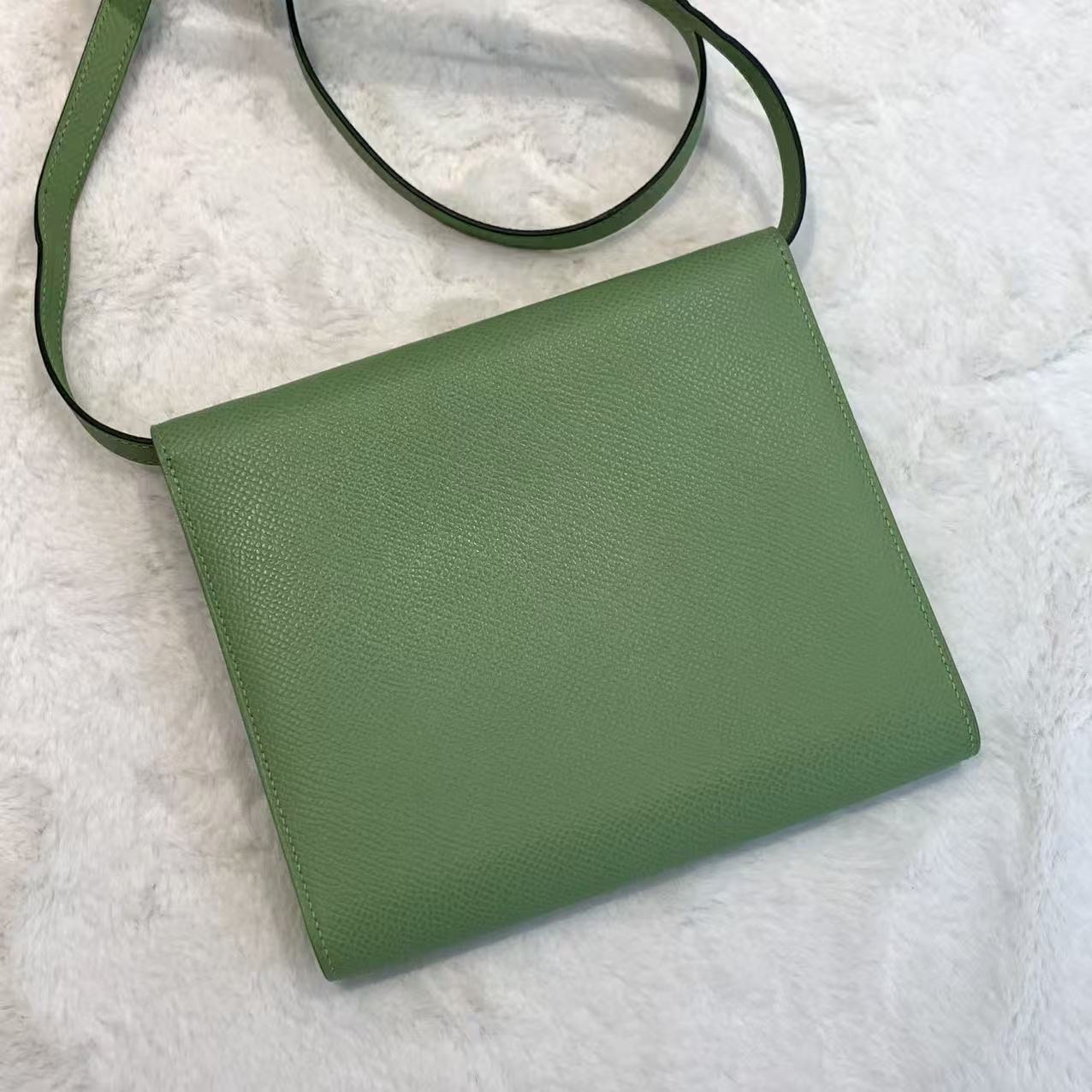 HERMES愛馬仕 Clic16  勁靚温柔牛油果綠🥑銀扣 Ep皮 經典款斜孭袋 現貨