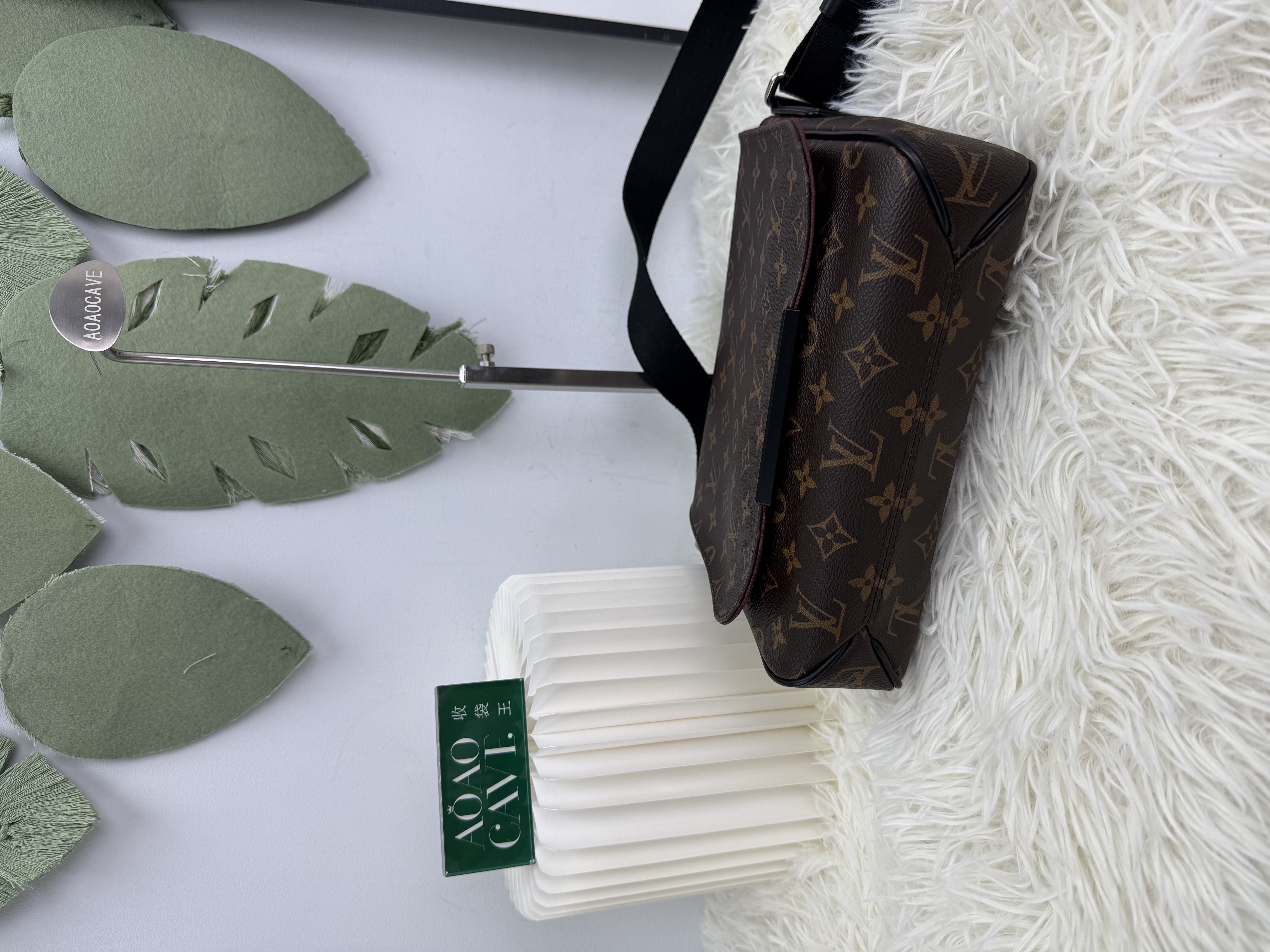 🤍PRE OWNED 經典老花 District PM size 晶片款 郵差包🤎