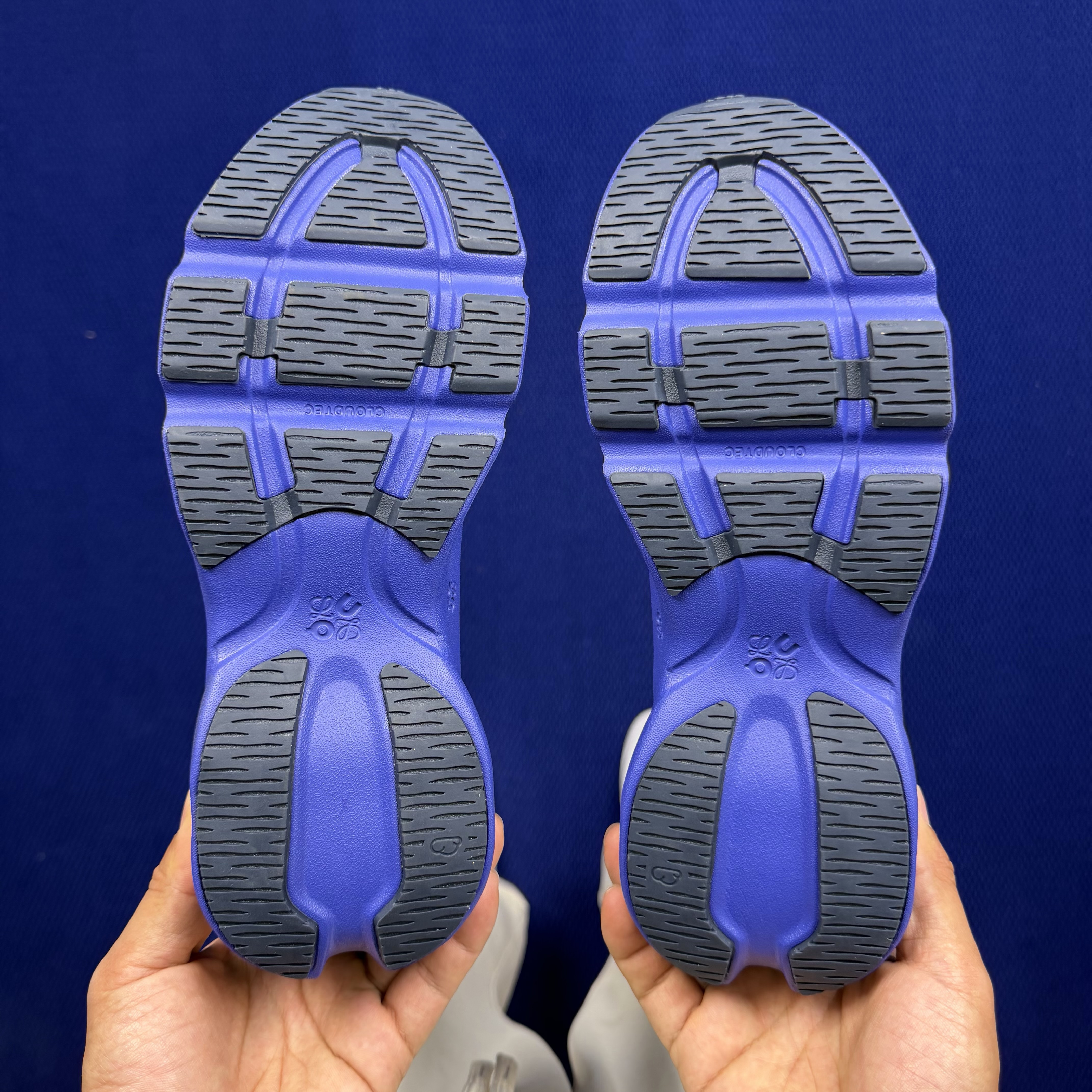 Loewe x On Cloudsolo