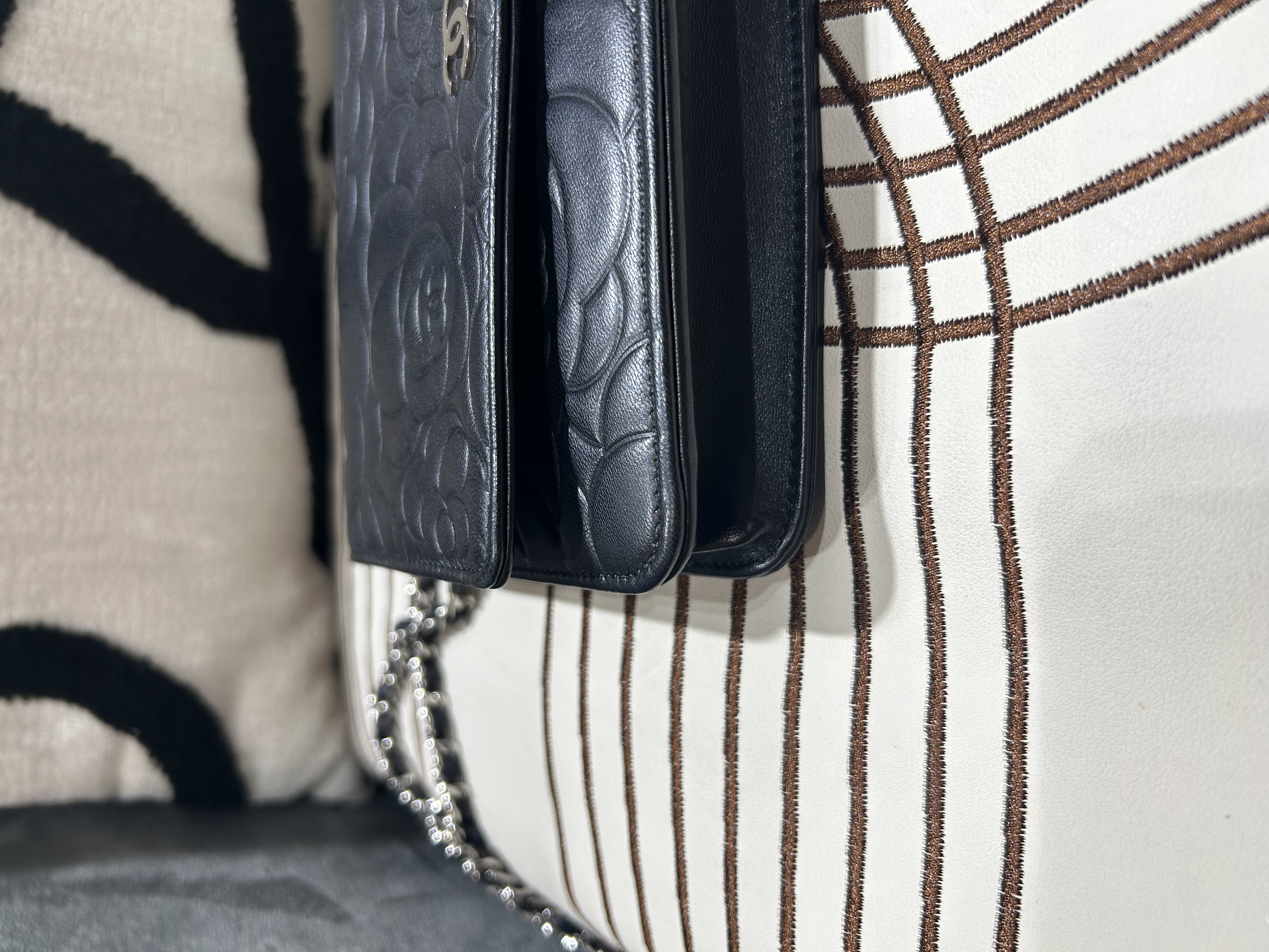 Chanel 山茶花 Wallet On Chain 黑色銀鏈 100%Authentic, 98%New ☑️15Card☑️Box