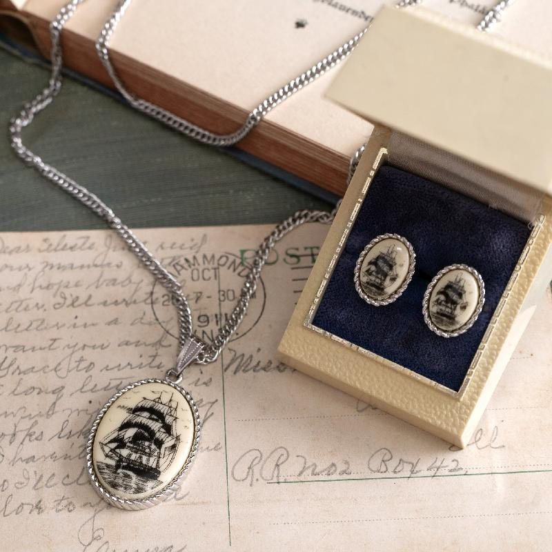 Vintage Sarah Coventry 1975 “Legends” Sailing Boat Pendant Necklace with two chains & Stud Earrings Set in Original Box(MW202)