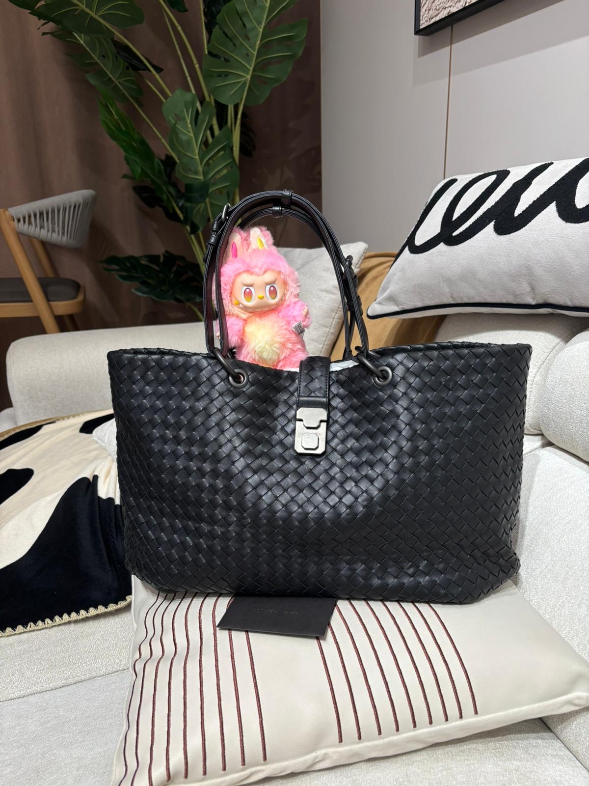 Bottega Veneta shoulder bag BV Black Lambskin Tote Bag 100%Authentic,98%new✅dust bag  