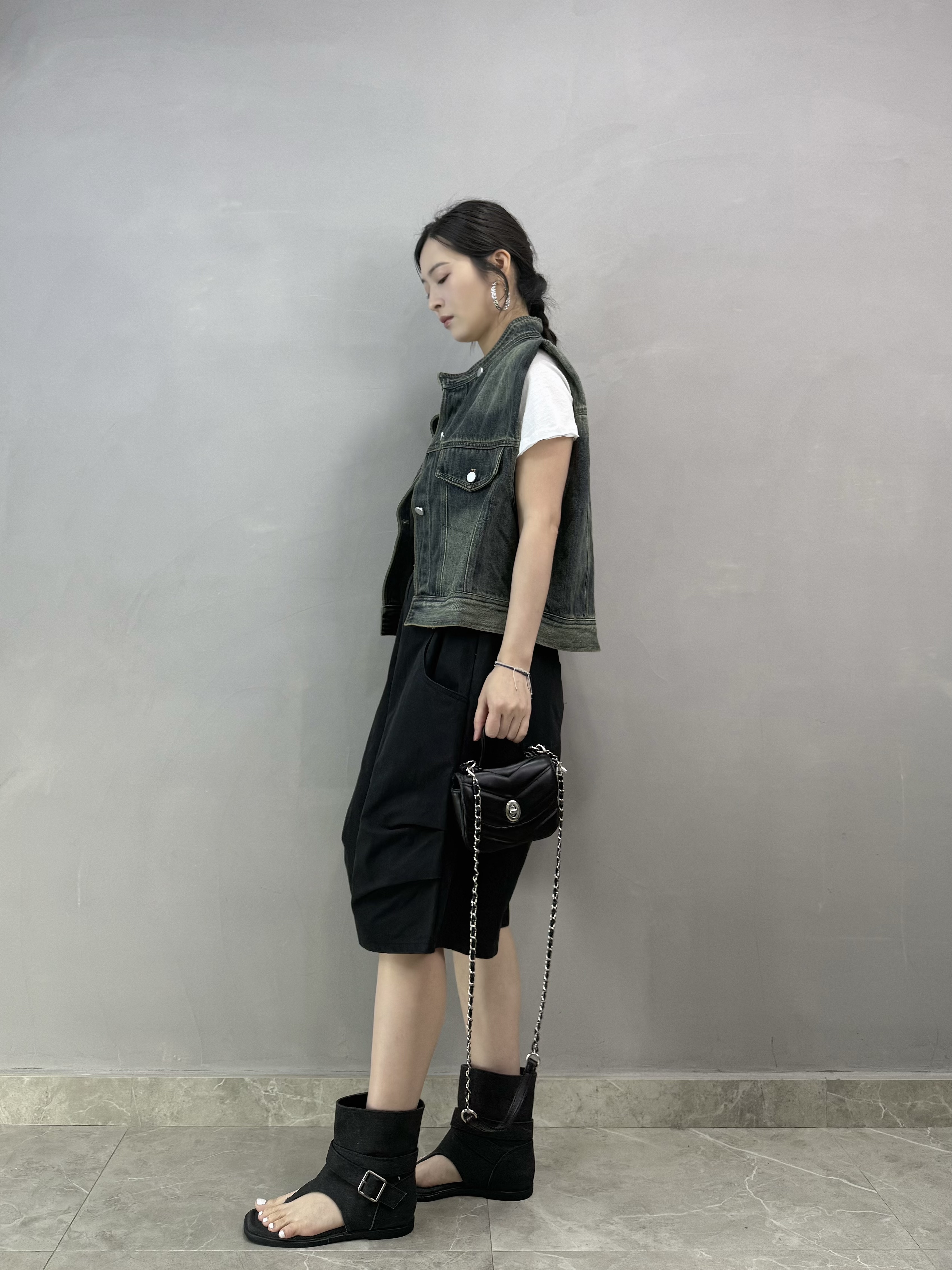 A16 洗水牛仔背心外套