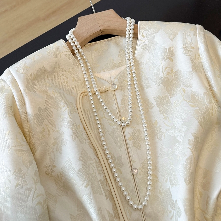 B24(9926) 新中式高级感前珠子流苏盘扣杏叶高端提花杏外套上衣