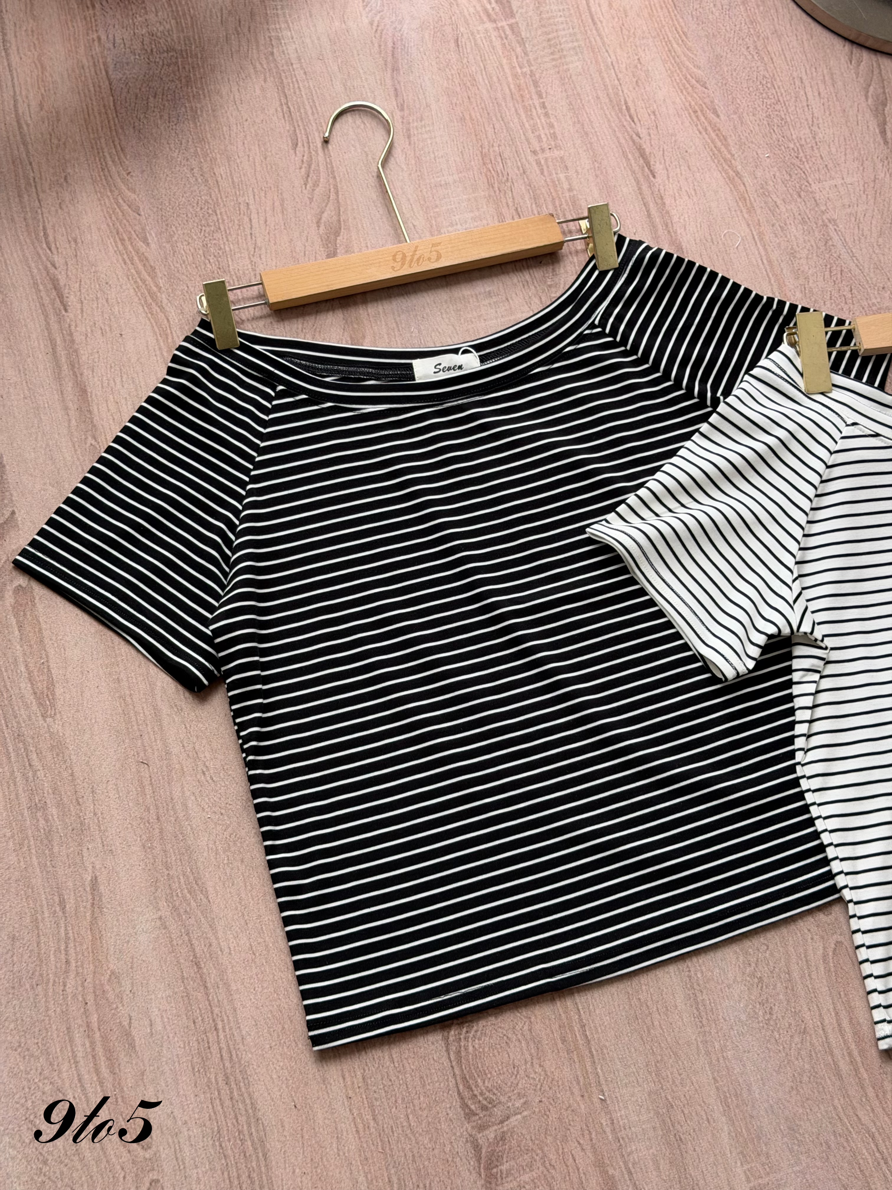 T4468 Boat Neck Striped Top - Black & White
