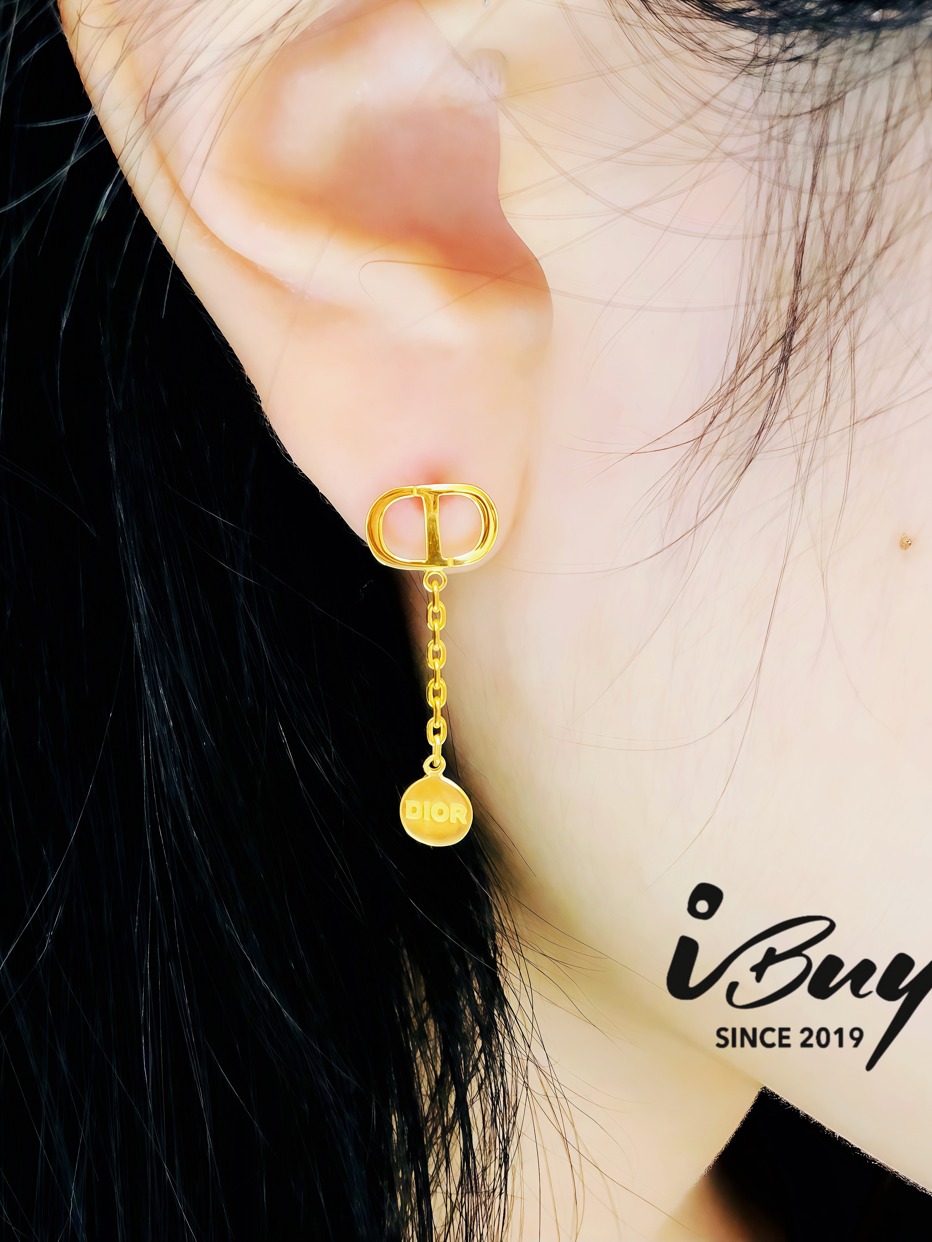916 GOLD CD DANGLE EARRING 916 金 CD字母垂坠耳钉