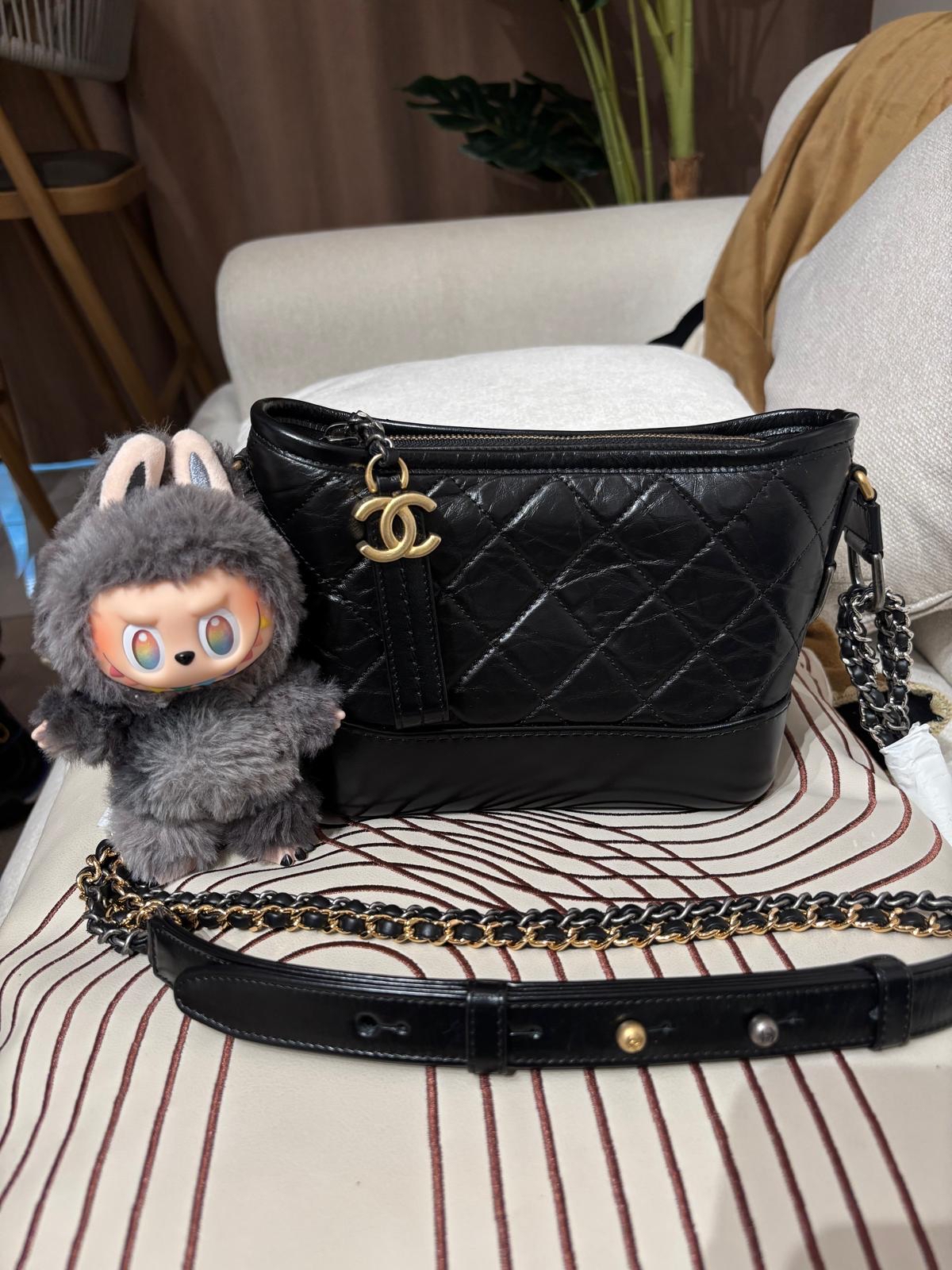 Chanel Gabrielle hobo small calfskin 黑金 100%Authentic,98%new ✅26 card✅dust bag✅box