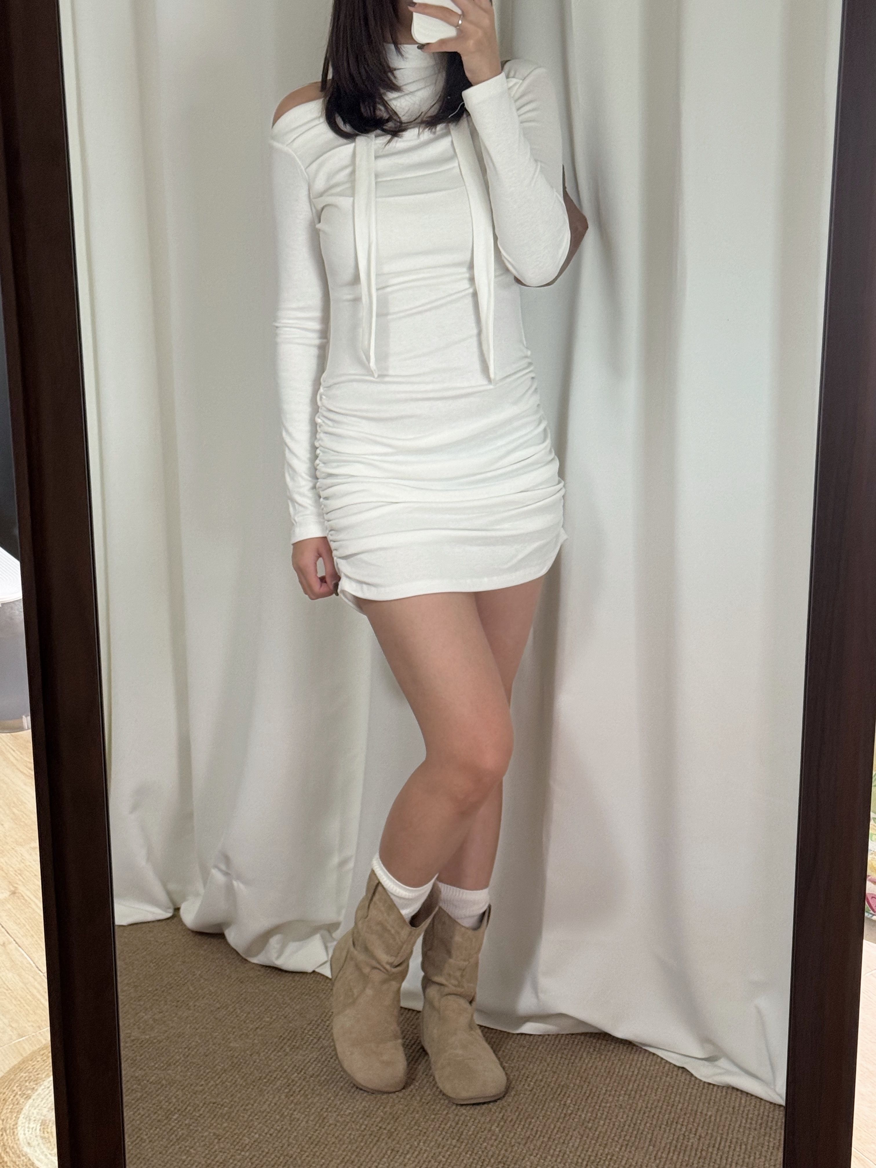 仙氣垂褶斜膊頸帶連身裙(四色入)