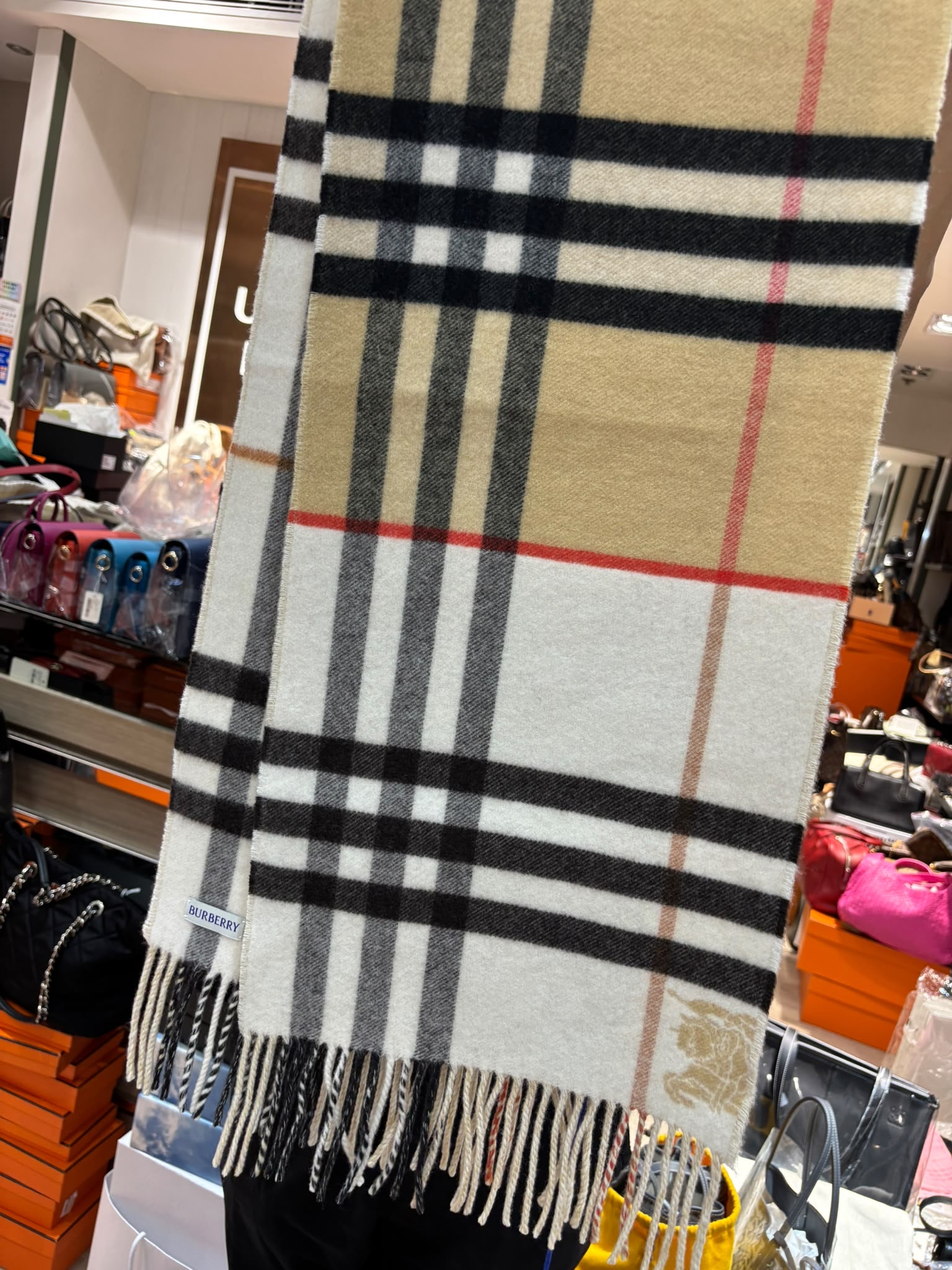 未使用品 BURBERRY 頸巾100% Cashmere Checked Scarf 100%羊絨經典格紋圍巾 100%Authentic, Unused未使用品