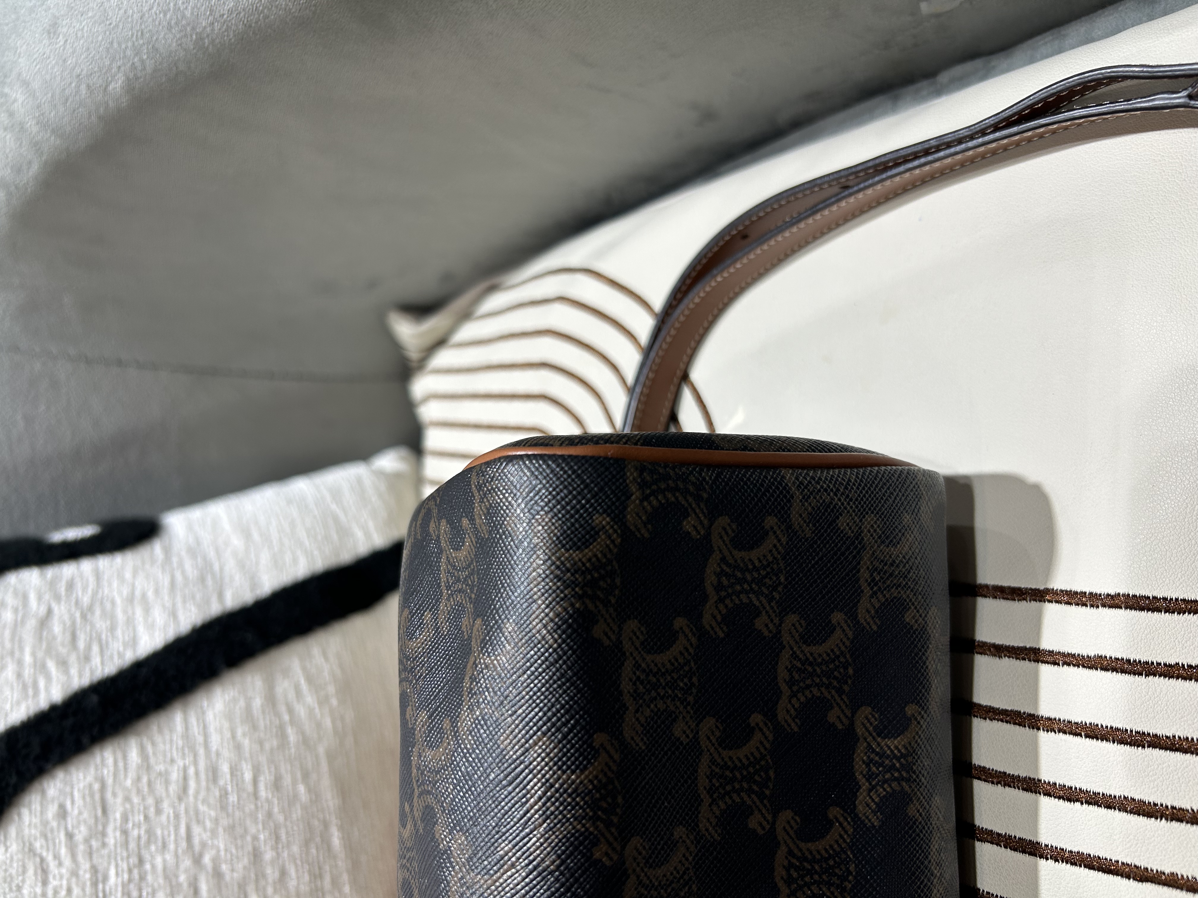CELINE Triomphe Small Boston 2 way bag 100%Authentic, 98%New✅Strap ✅Dust bag