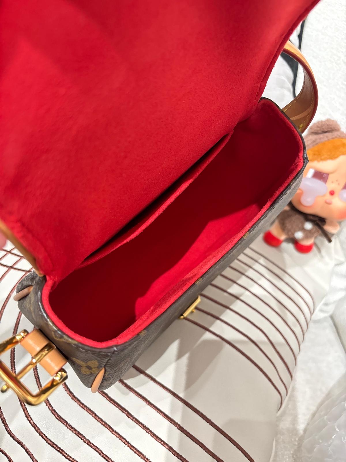 Lv tambourine crossbody bag 100%Authentic ,95%new✅dust bag