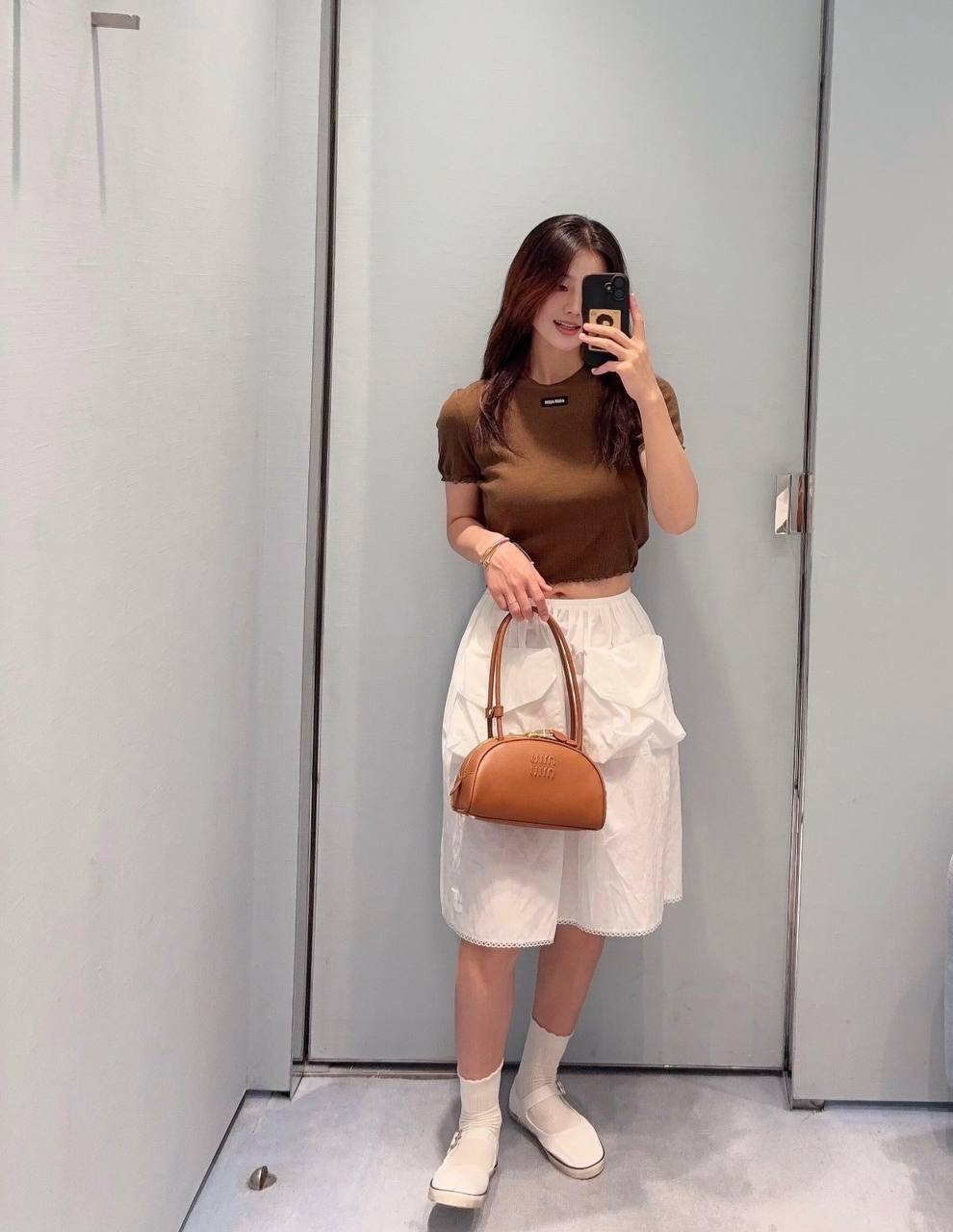 指定款式限時優惠❣️訂貨📮MIUMIU small Beau半月包 Size 23x11.5x10xm