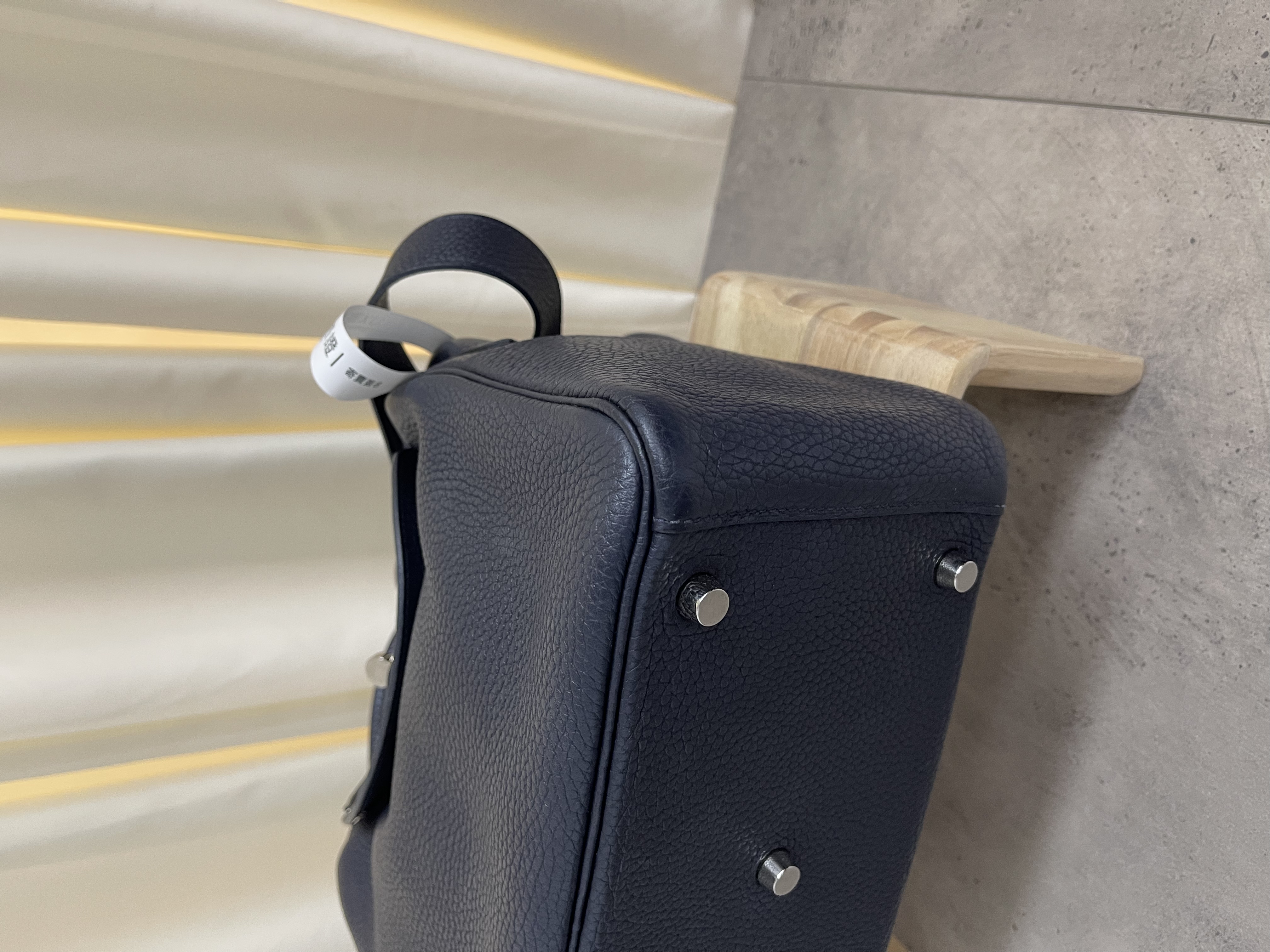 Pre-owned Hermes Lindy 26/ Stamp X/ Product Code: 26012411