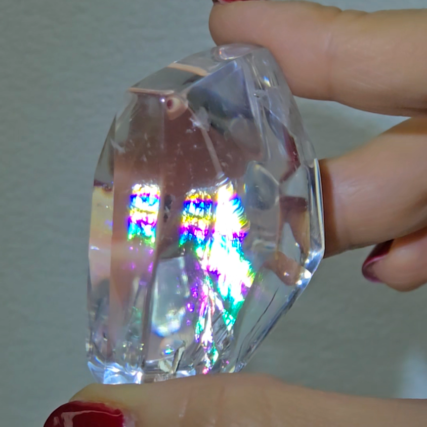 Rainbow quartz with glass-like clarity - CQ14