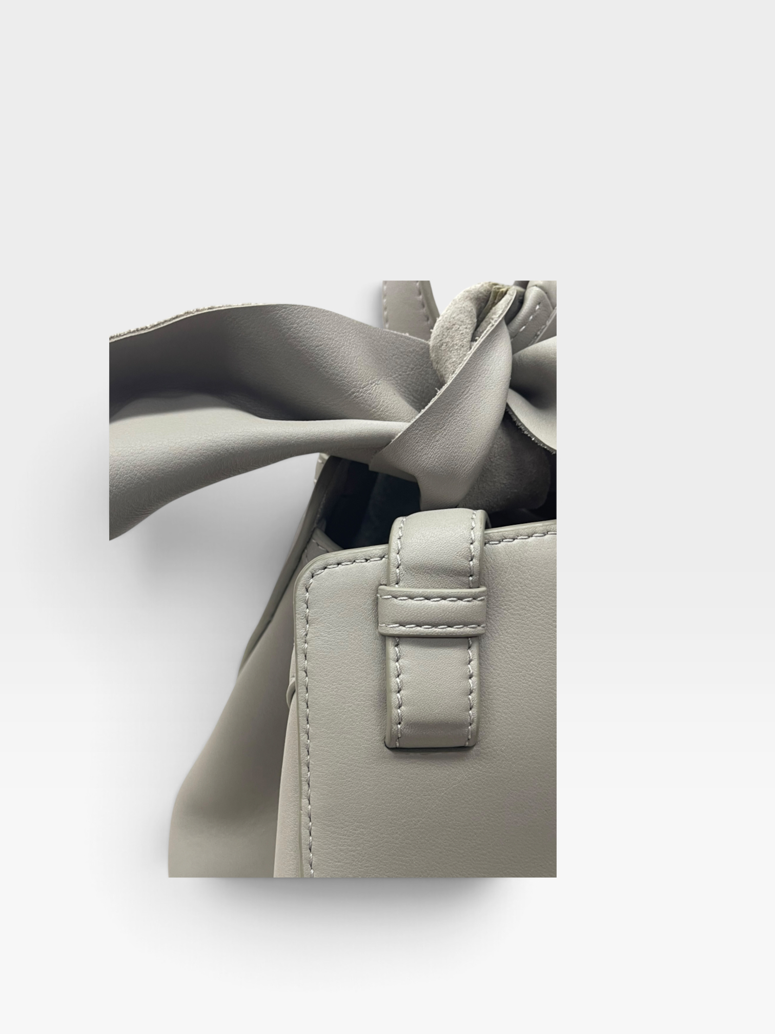 Pre-Owned LOEWE Hammock Nugget / Product Code: 093002