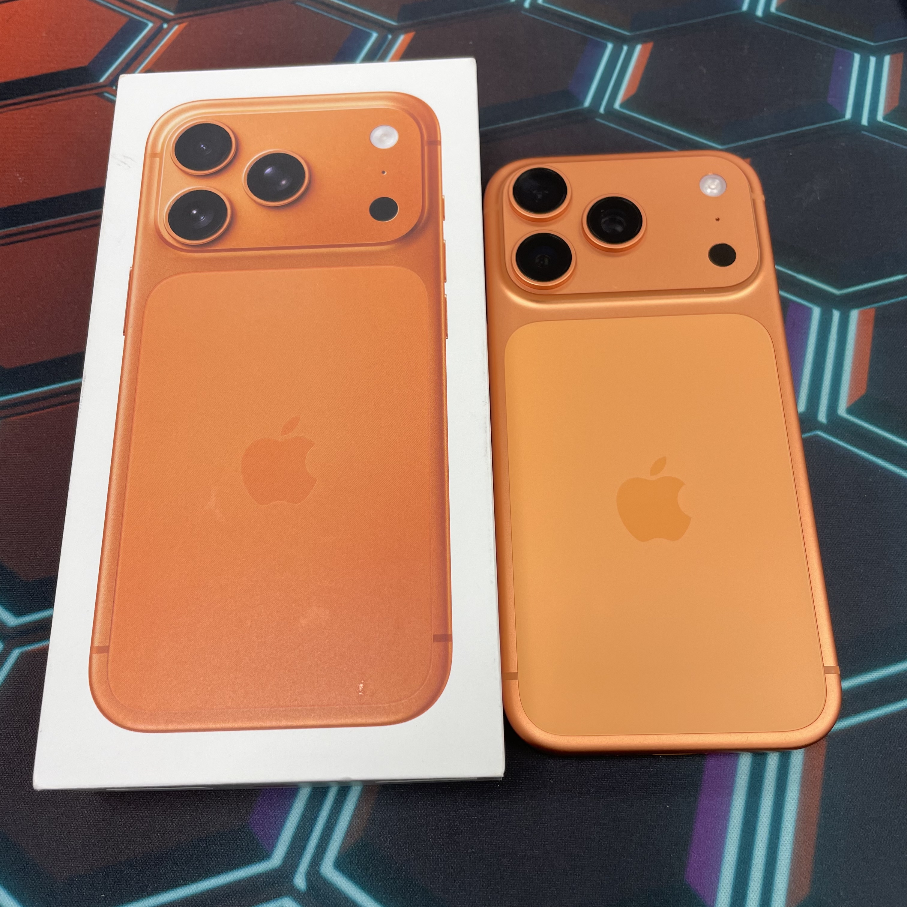 *6978 17 Pro 全新機 512GB 電100 橙色 orange