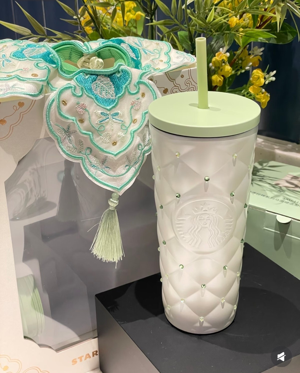 星巴克春序纹样〖不锈钢贴钻面造型一杯双盖礼盒〗🇨🇳