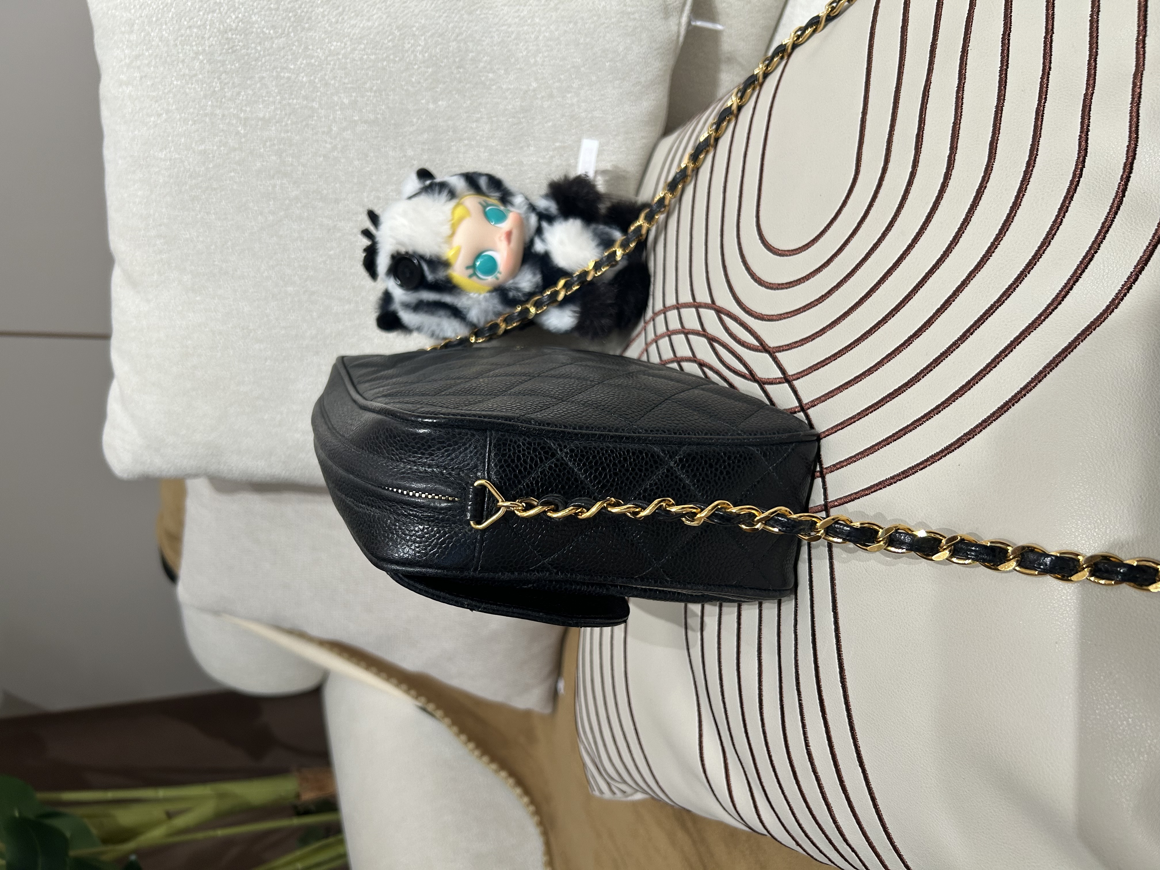 chanel vintage shoulder bag 黑色荔枝牛皮金球 100%Authentic, 90%new ✅dust bag ✅box