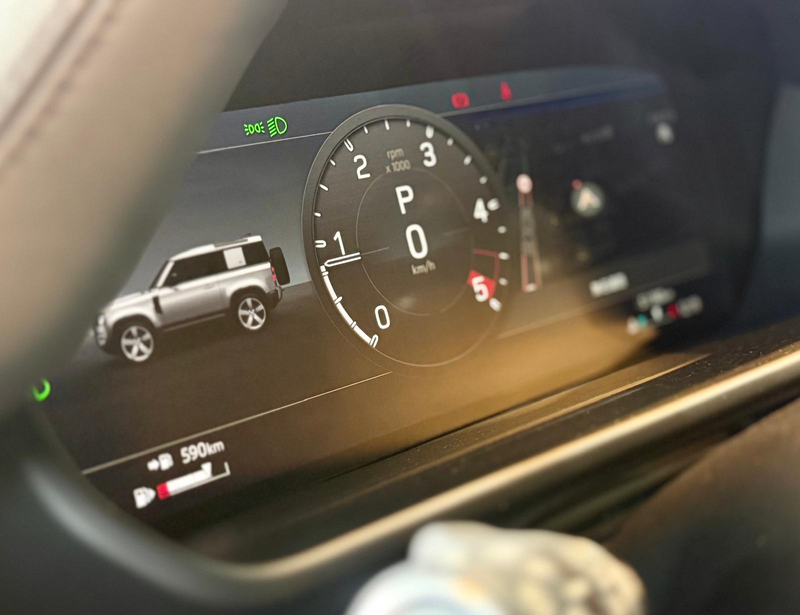 Land Rover Defender 90 D250 2023