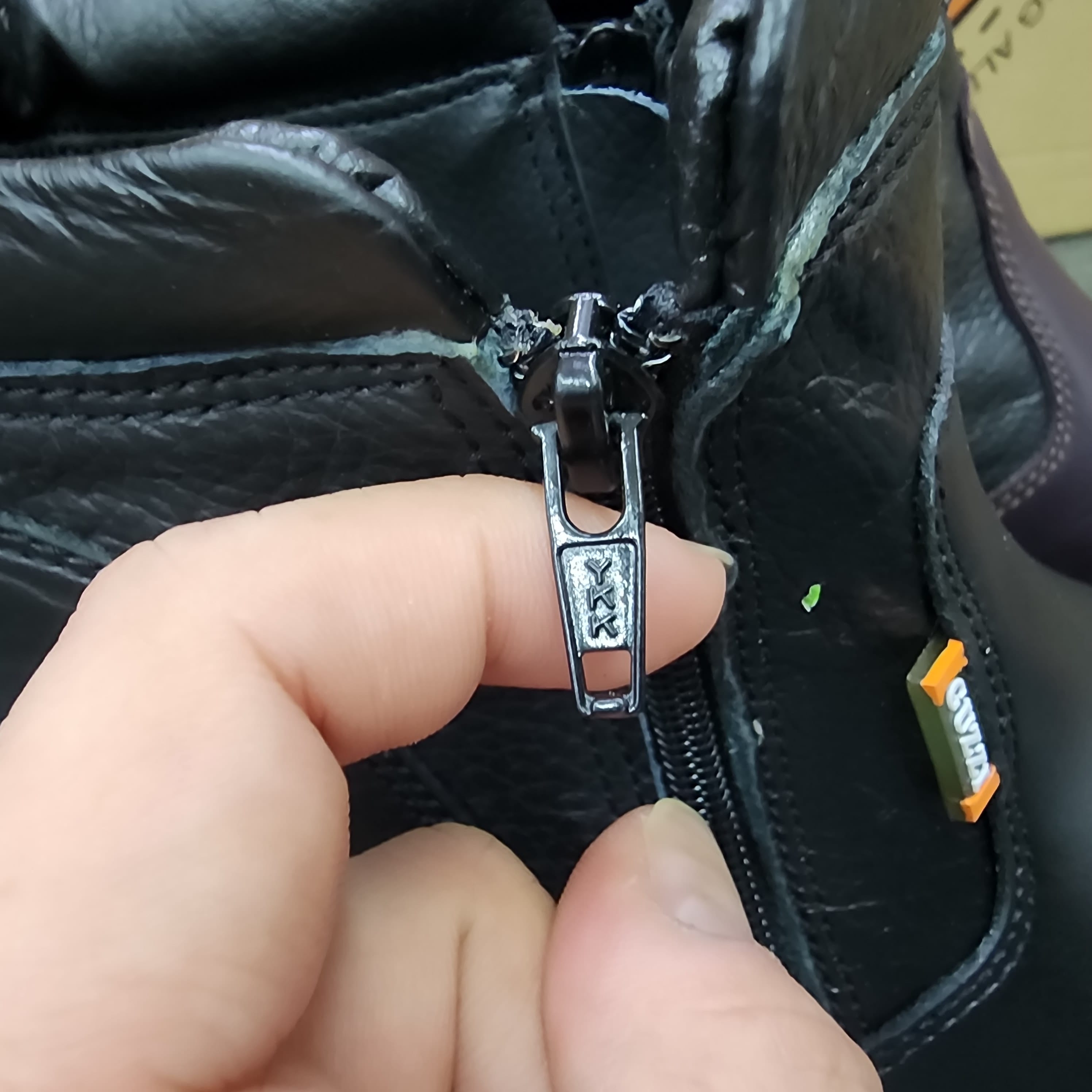 GUZZI PRO Safety 912 Rock Hammer 912 Safety Mid Cut Boot Leather Safety Boot Brown Black Shoes Burgundy Black Khaki Brown SIRIM Approved leather Rubber Outsole Kasut Keselamatan