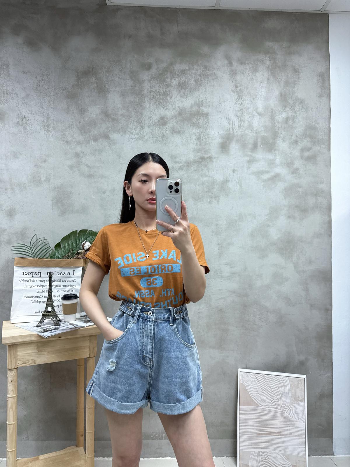 雙扣鈕磨爛褶腳牛仔短褲