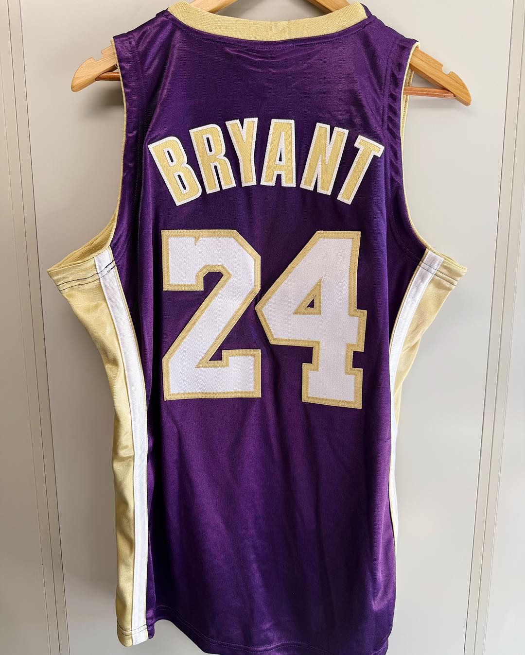 M&N Kobe Bryant HOF Au Jersey 